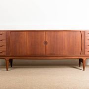 Enfilade danoise en teck modèle U15 par Johannes Andersen pour Uldum