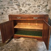Buffet art déco français en noyer avec plateau en marbre (années 1930)