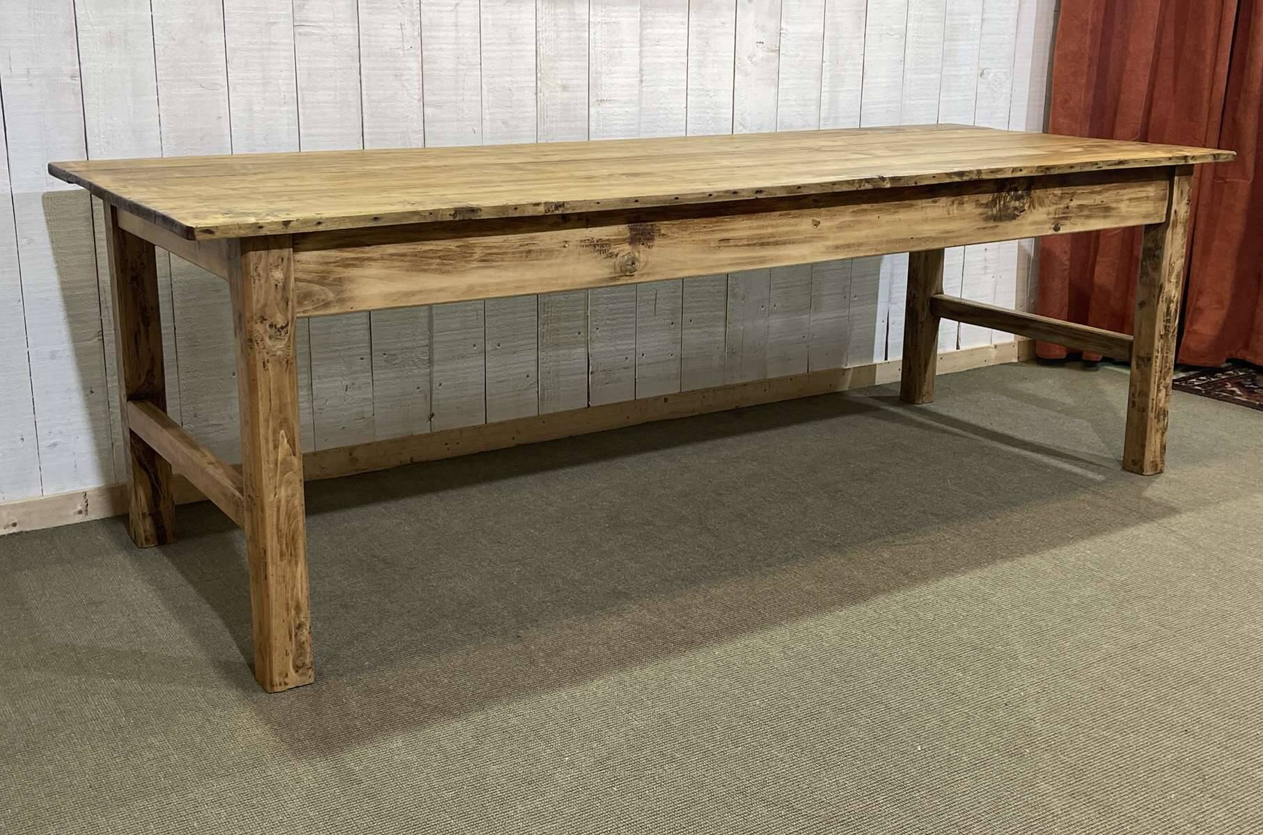 Farm table in poplar from the early 20th century.