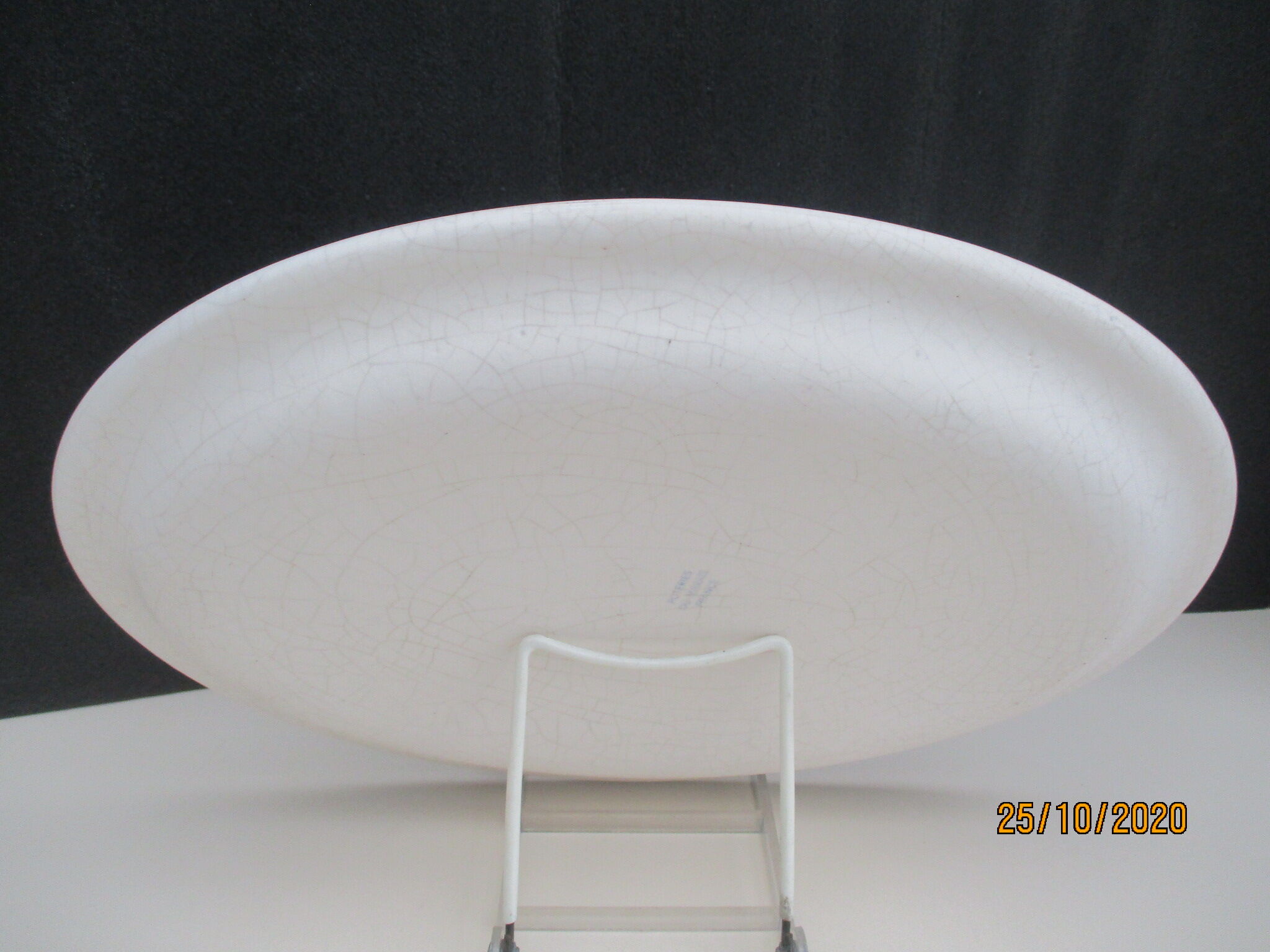 Oval marsh pottery dish