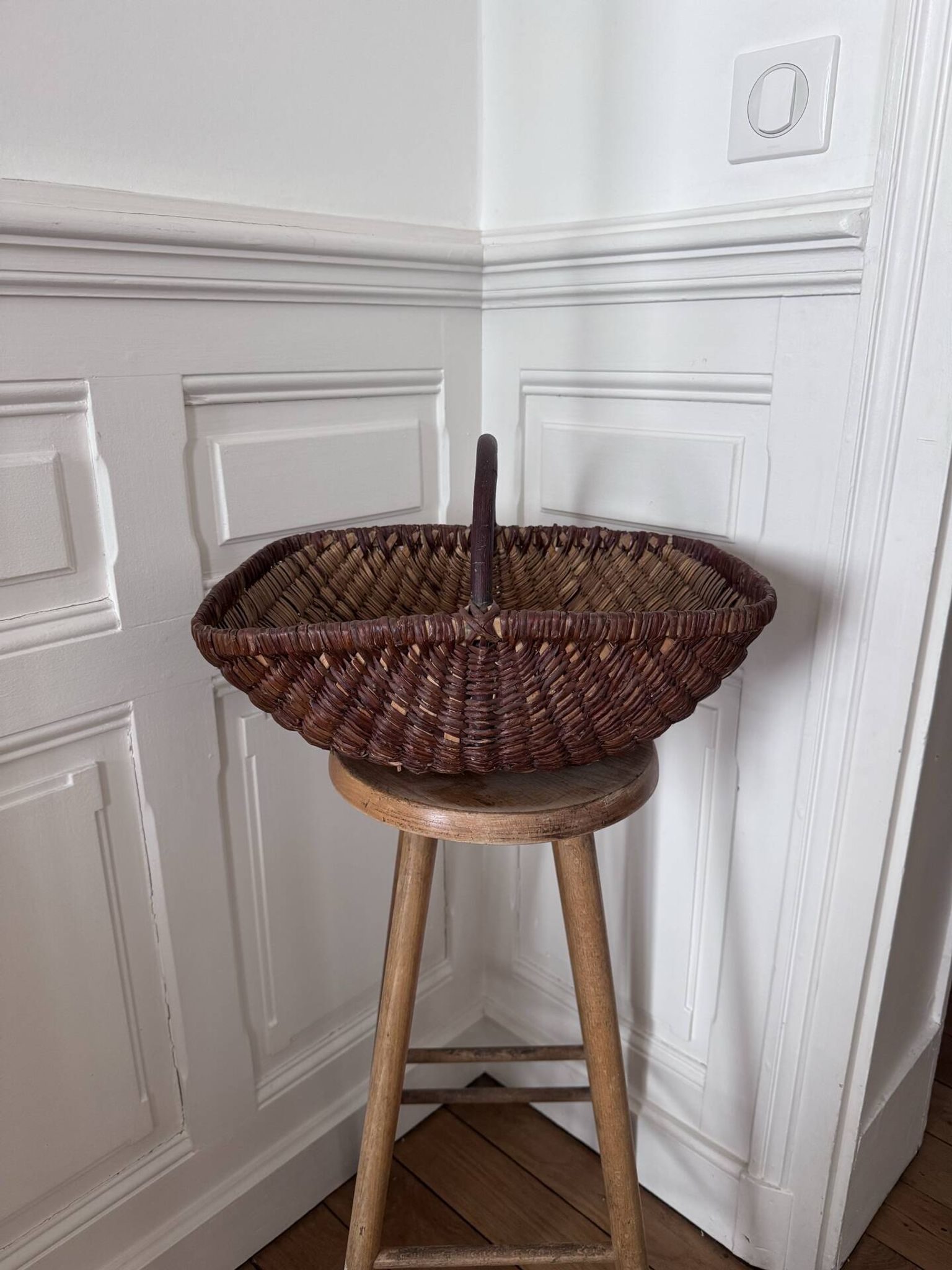 Ancien panier à récolte en osier