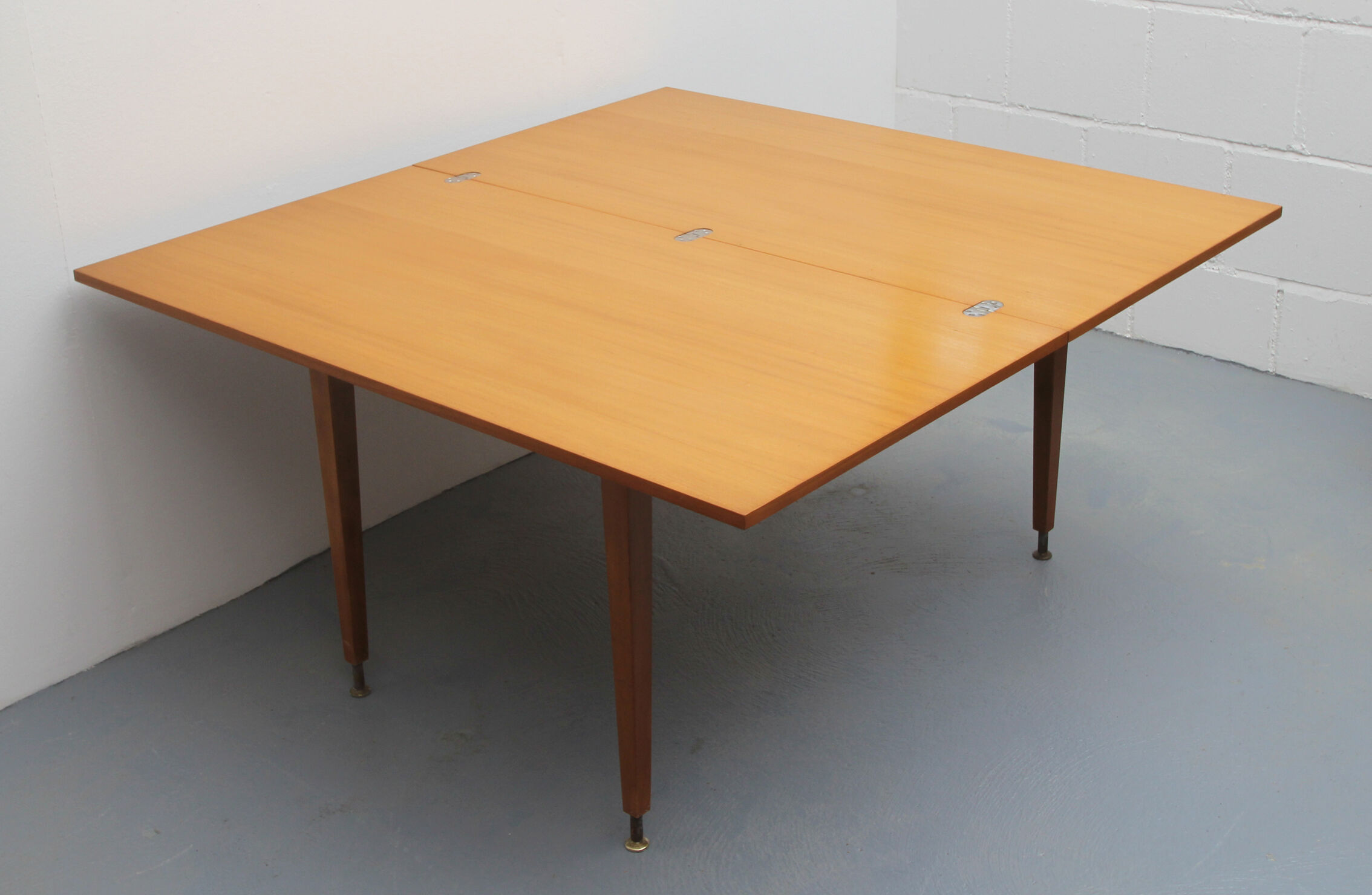 1960s extendible coffee table cherrywood, Wilhelm Renz