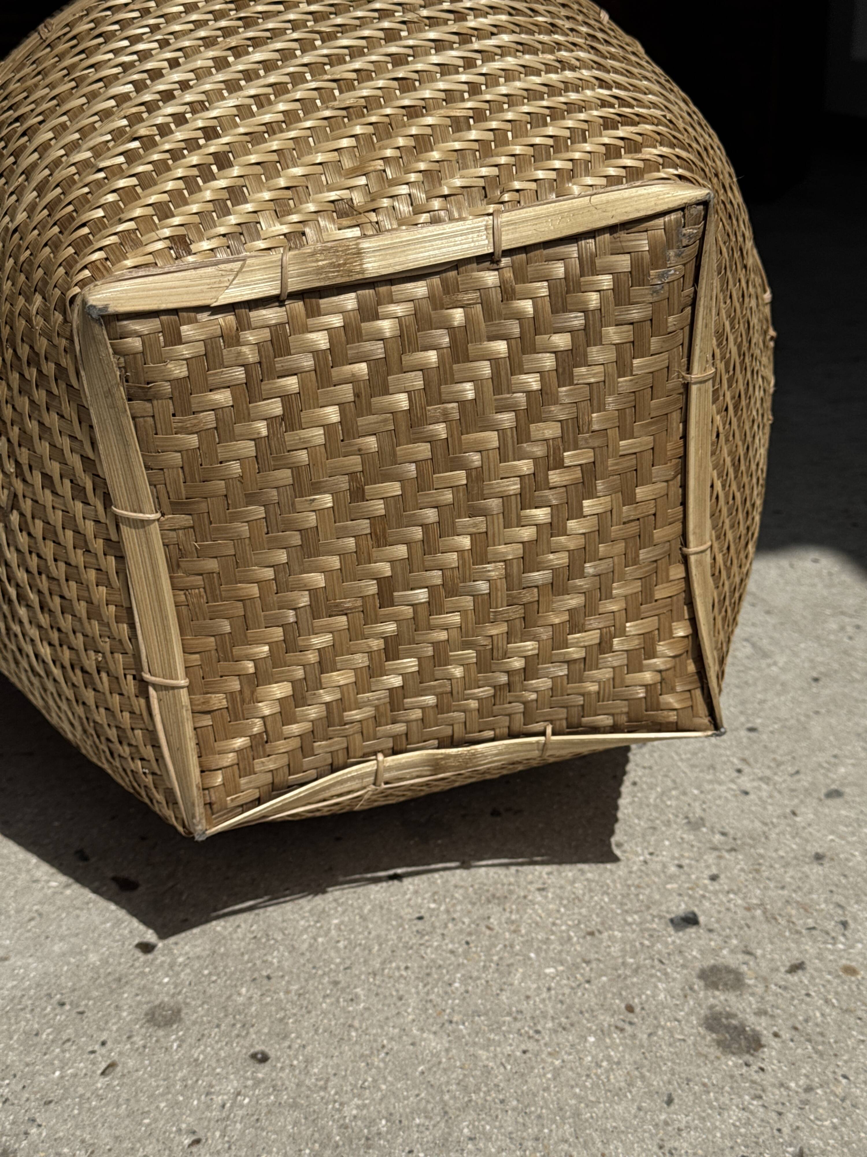 Basket jar in traditional Indonesian wickerwork H48 D40