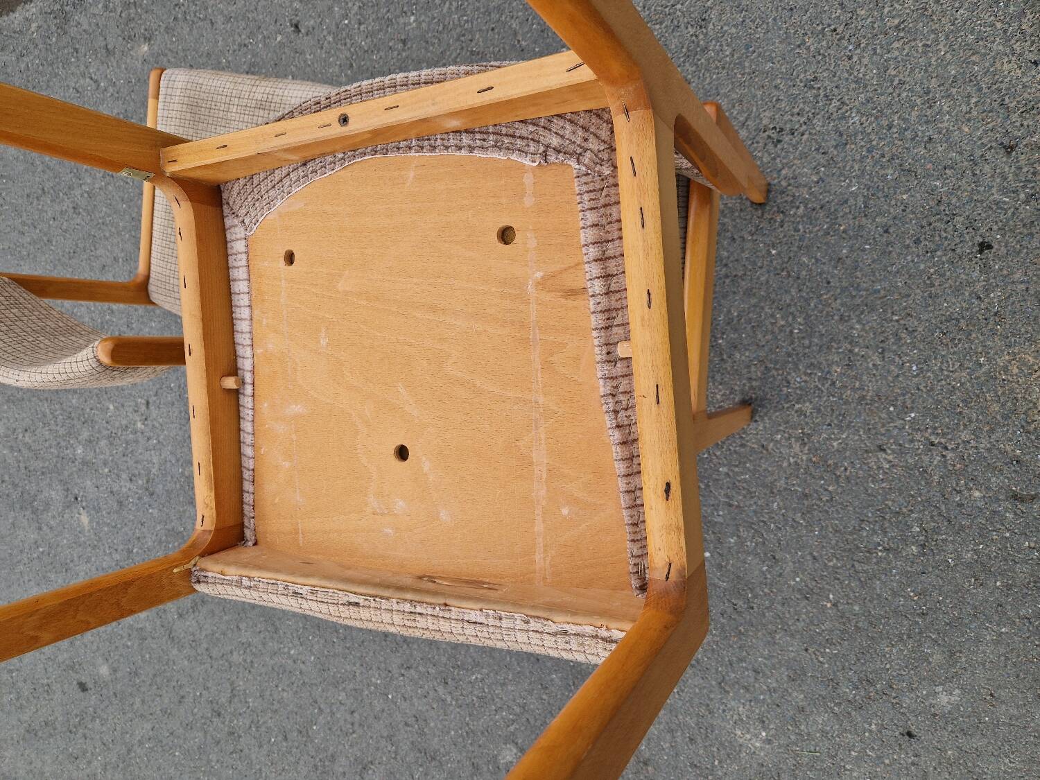 Set of 6 vintage beech chairs to clean or reupholster
