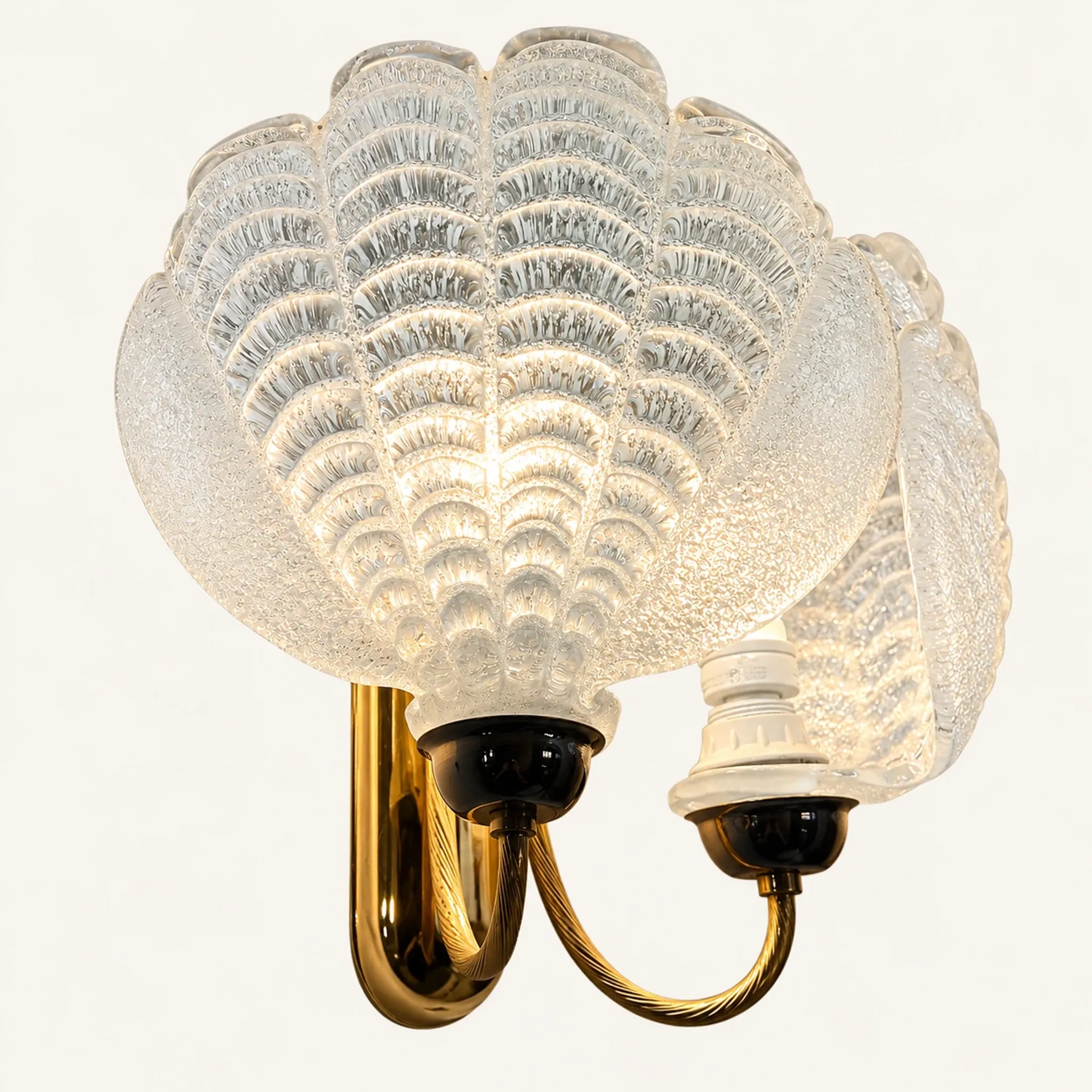 Vintage Italian shell wall light, textured glass and brass, 1970s.