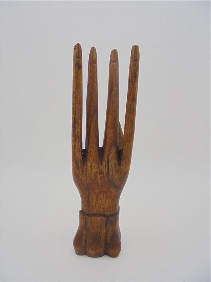 Baguier main en bois