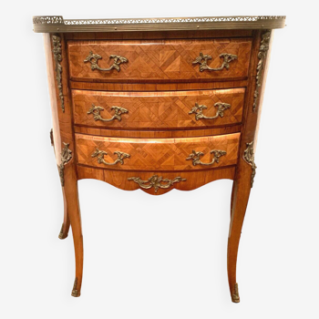 Commode demi lune de style Louis XV en marqueteriea fond de cubes XX siècle