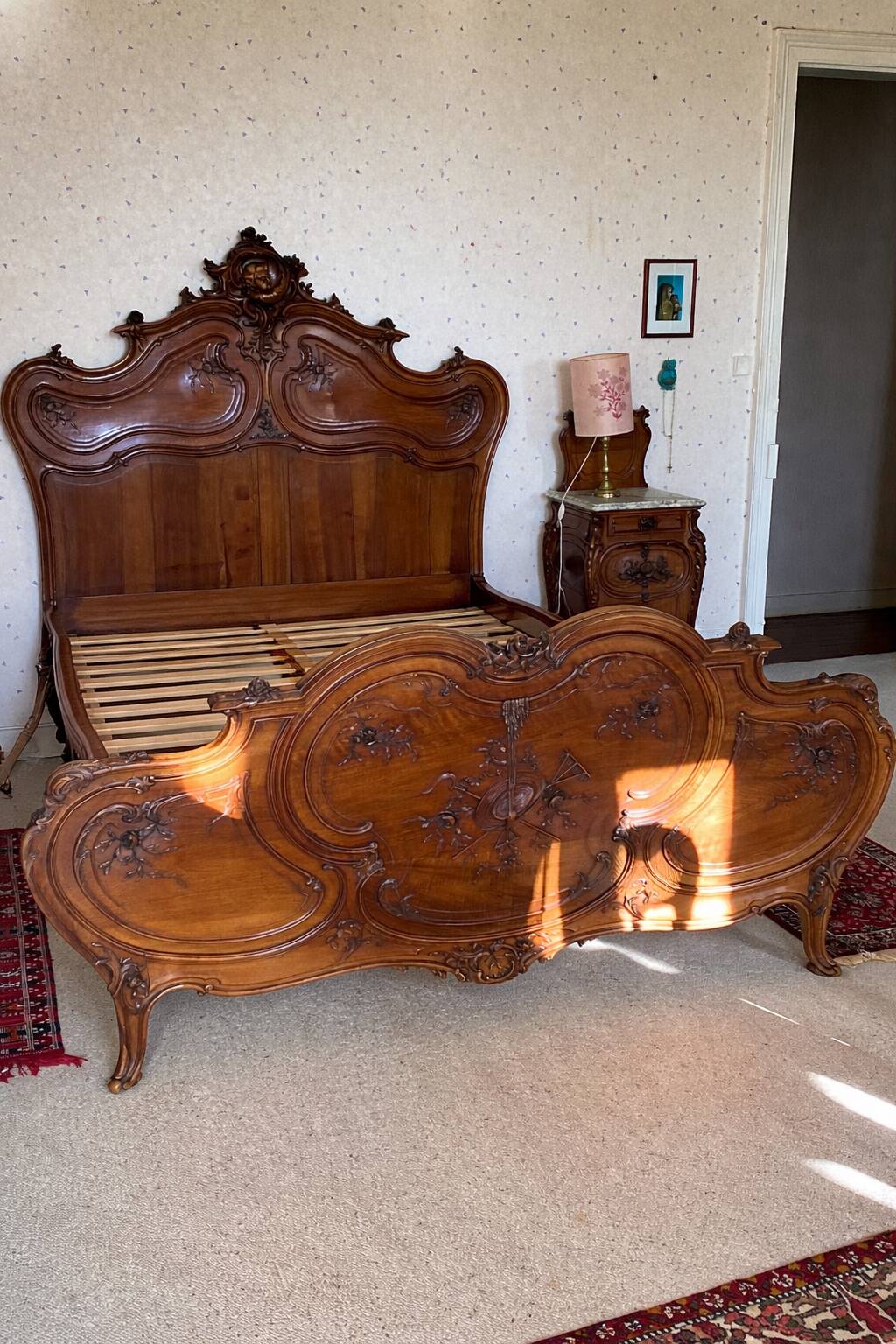 Superb Louis XV Provençal bed in richly carved and engraved walnut.