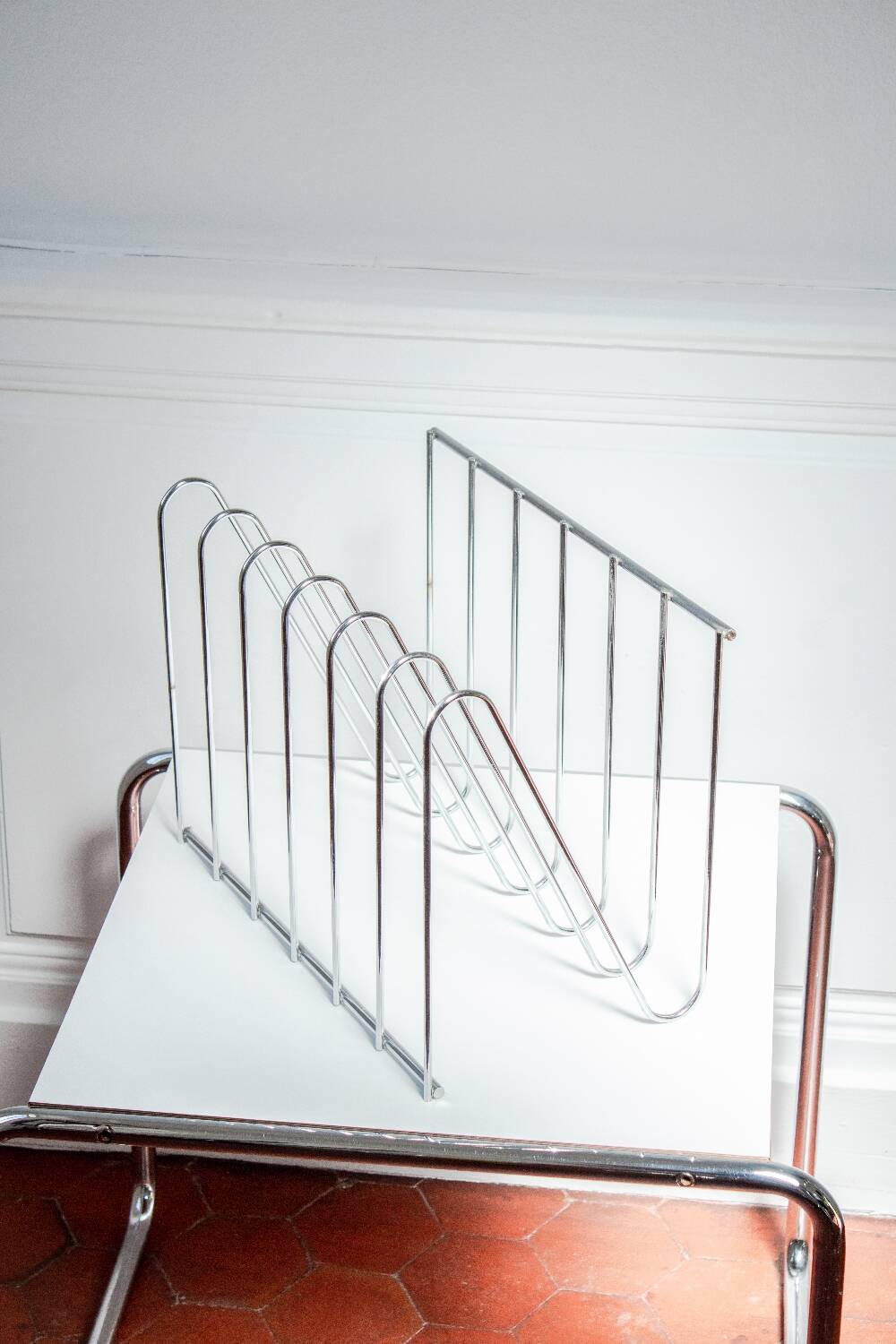 Vinyl magazine rack Z by François Arnal