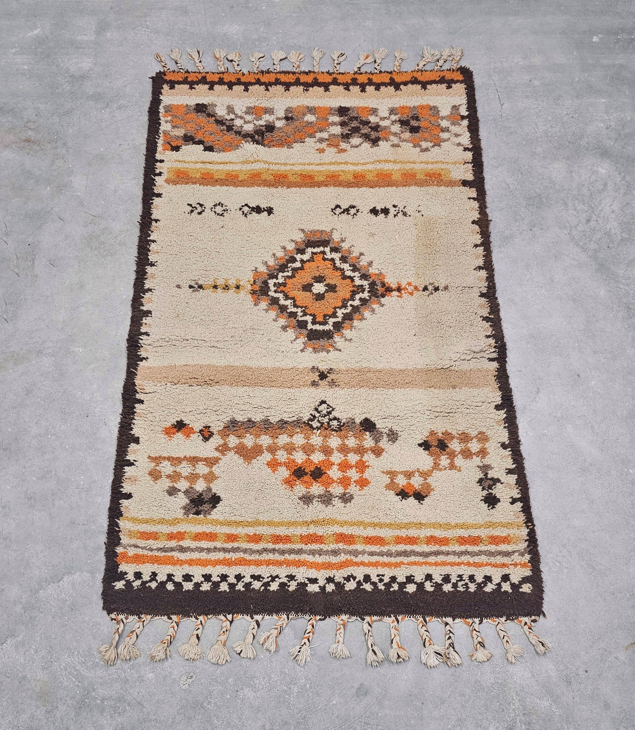 Barber Vintage Rug Hand-Knotted Very Thick Morocco 1970s
