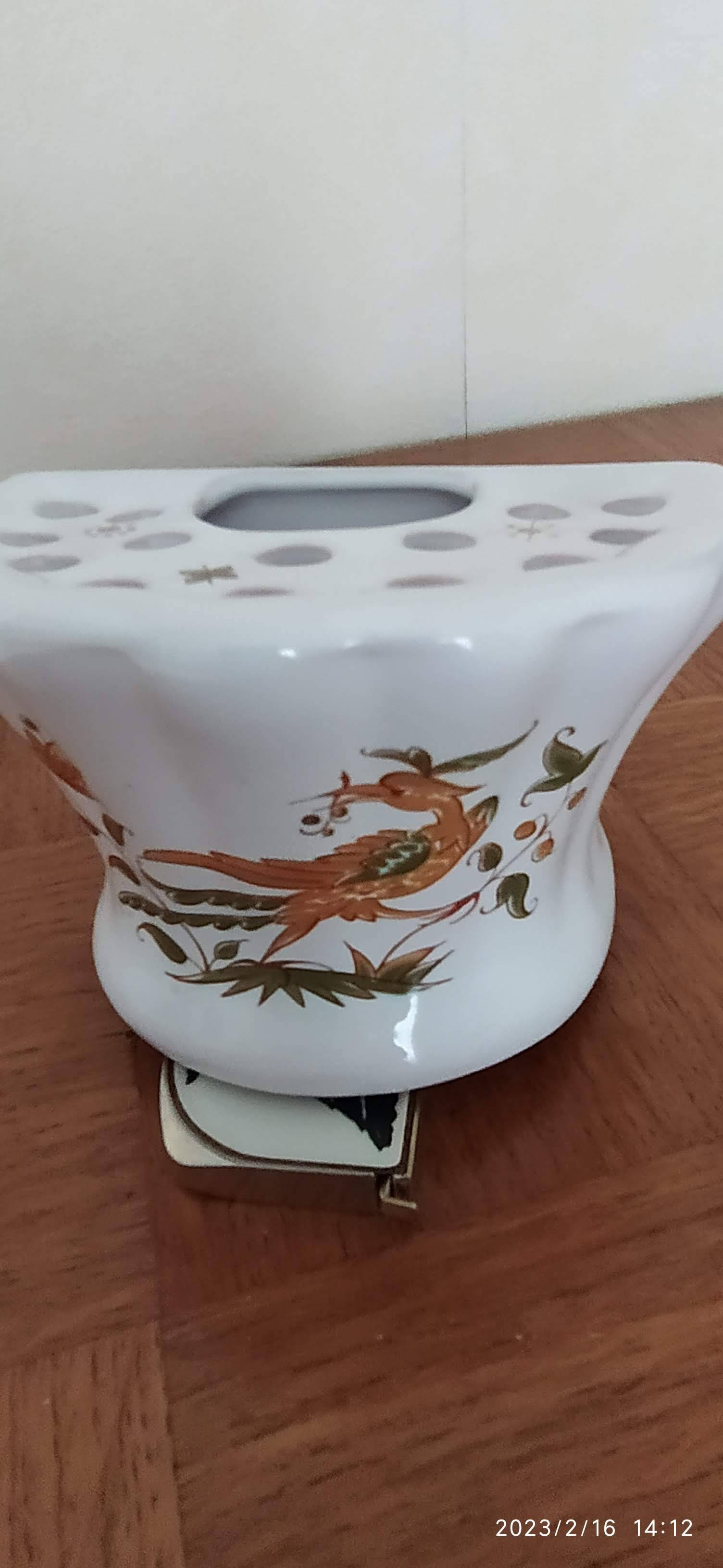 Bouquetiere or flower stick