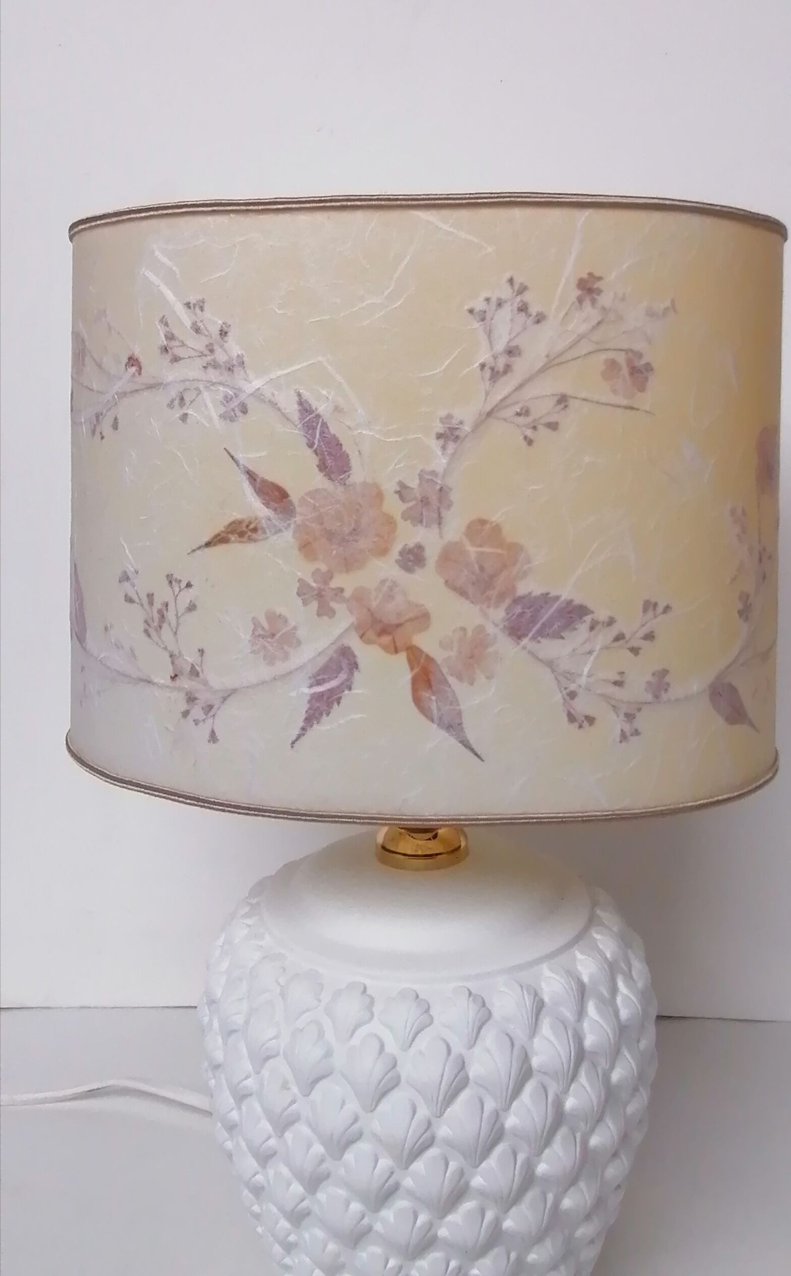 Lamp lampshade dried flowers foot white ceramic