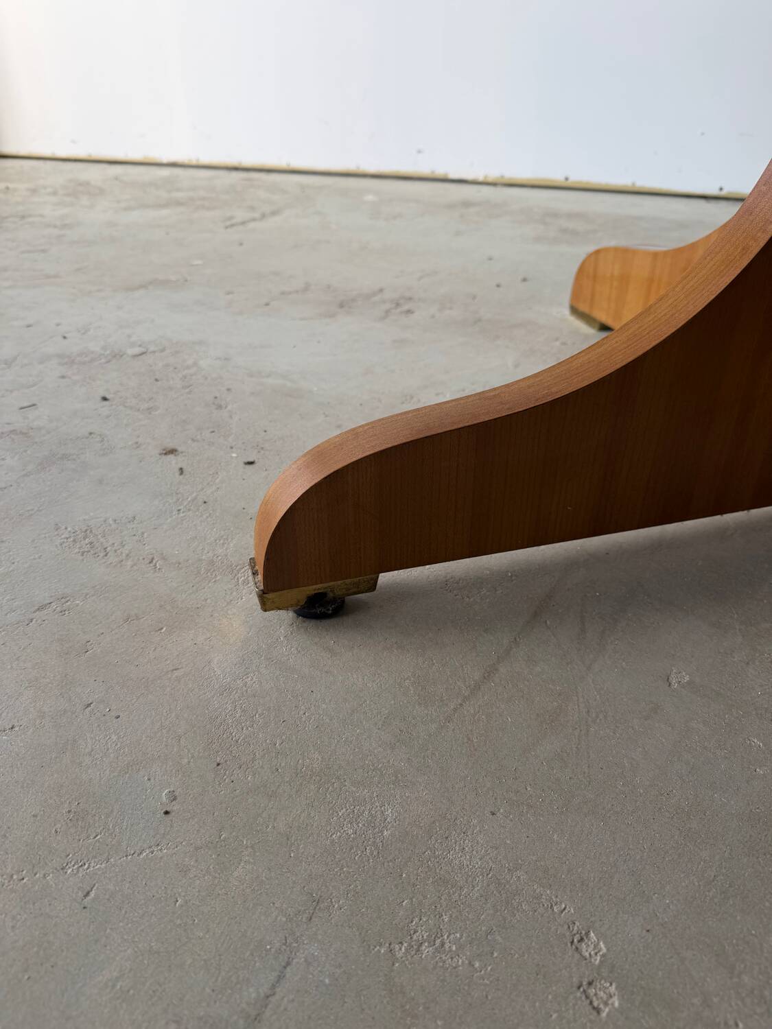 Table à manger extensible ronde à piètement en croix