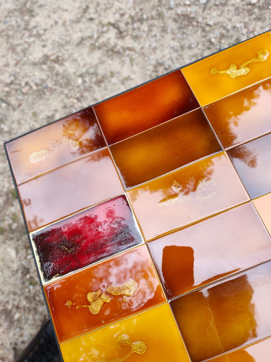 Coffee table in ceramic