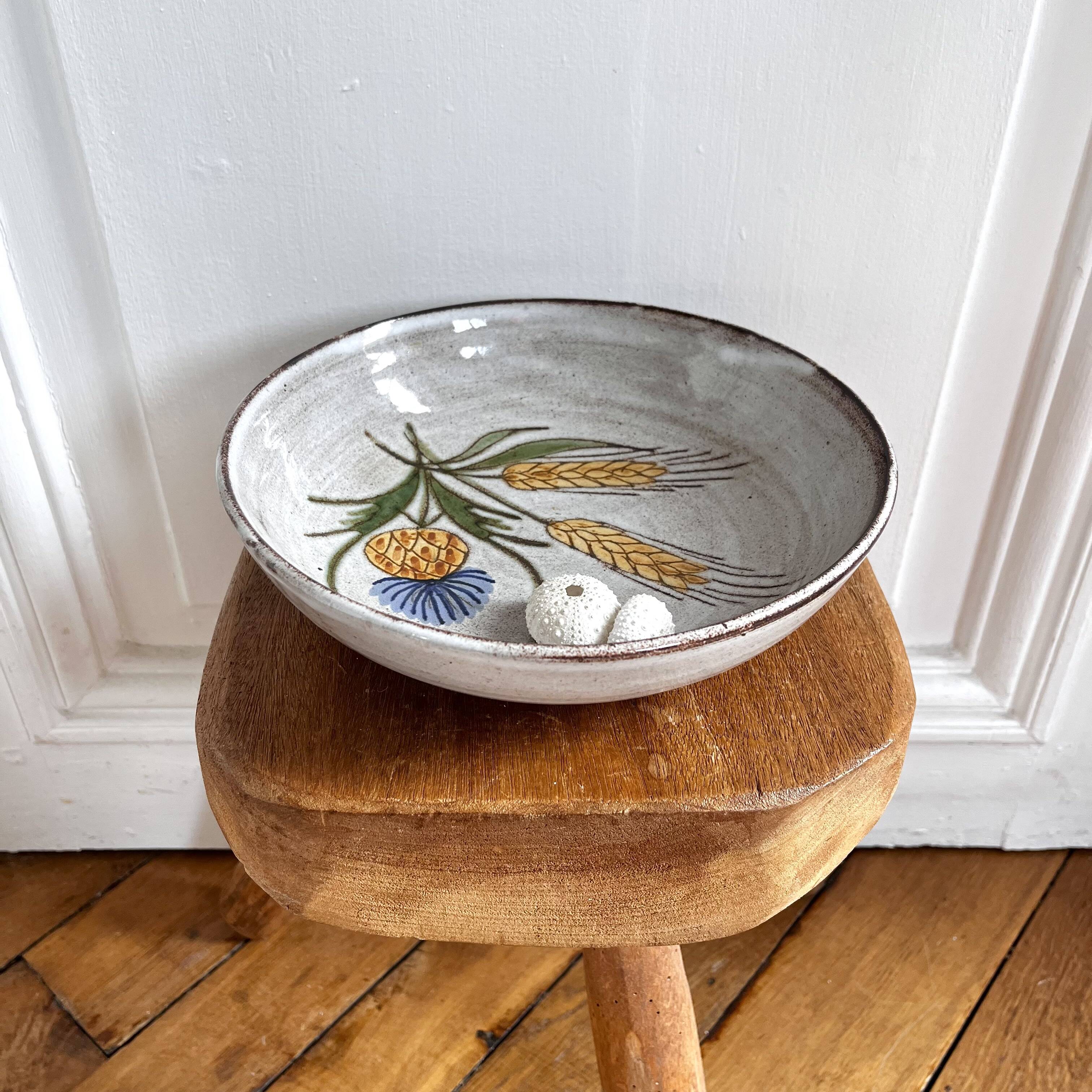 Thistle and ears of wheat salad bowl