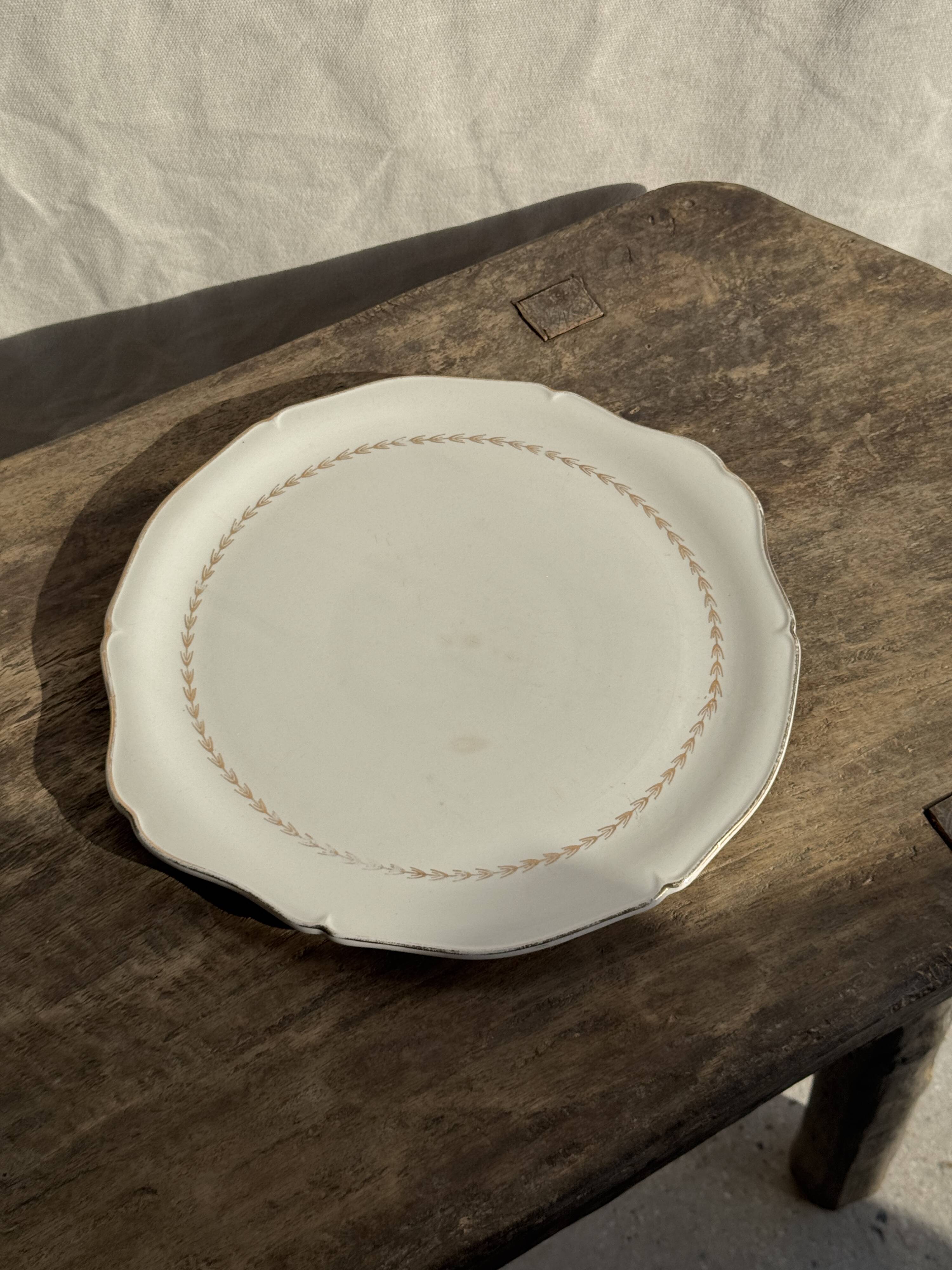 Large earthenware tart dish from Gien Quimper with a golden rim D35