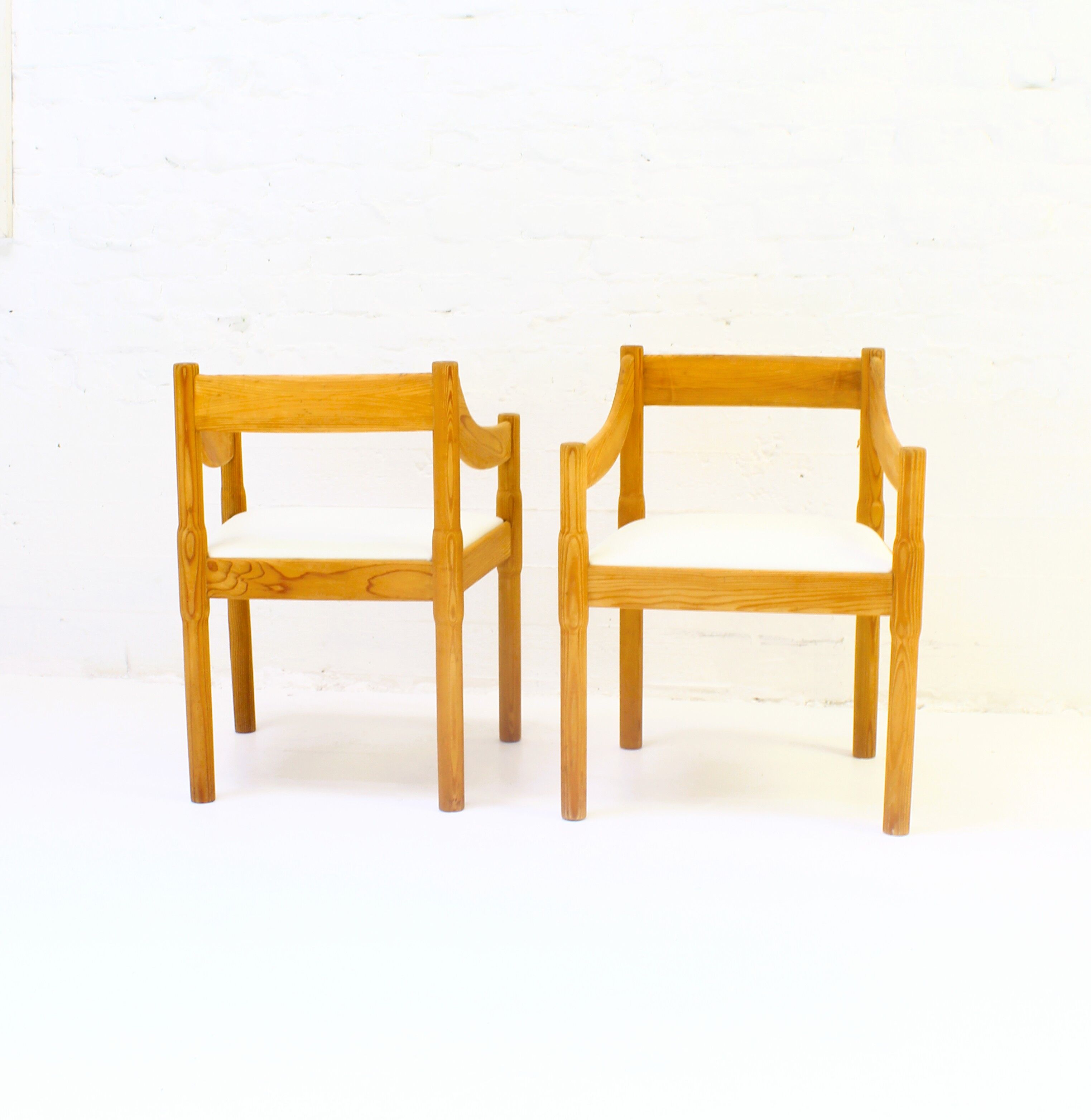 4 dining chairs "Carimate" by Vico Magistretti for Cassina,