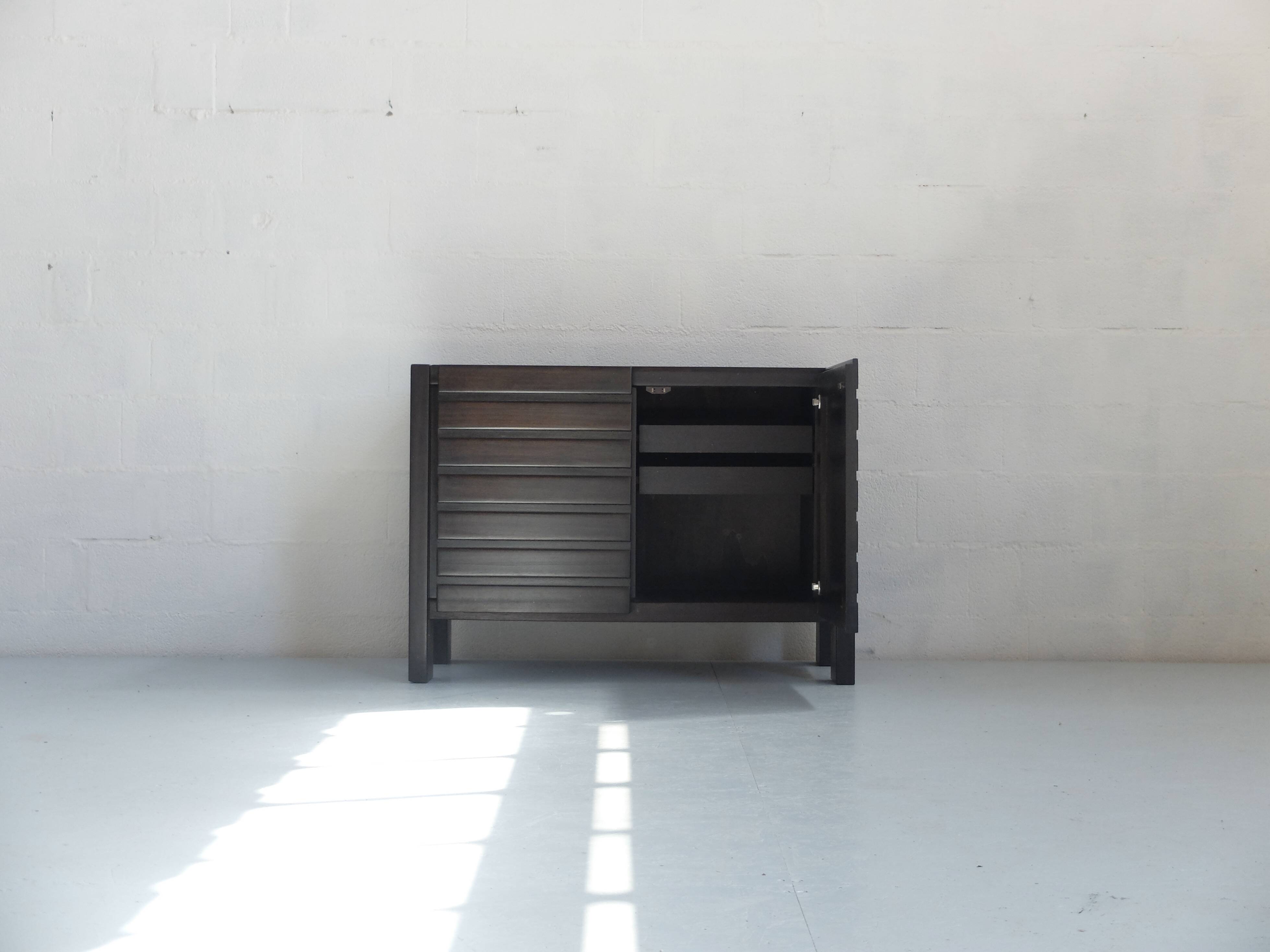 Buffet or sideboard with double doors made of Iroko wood.