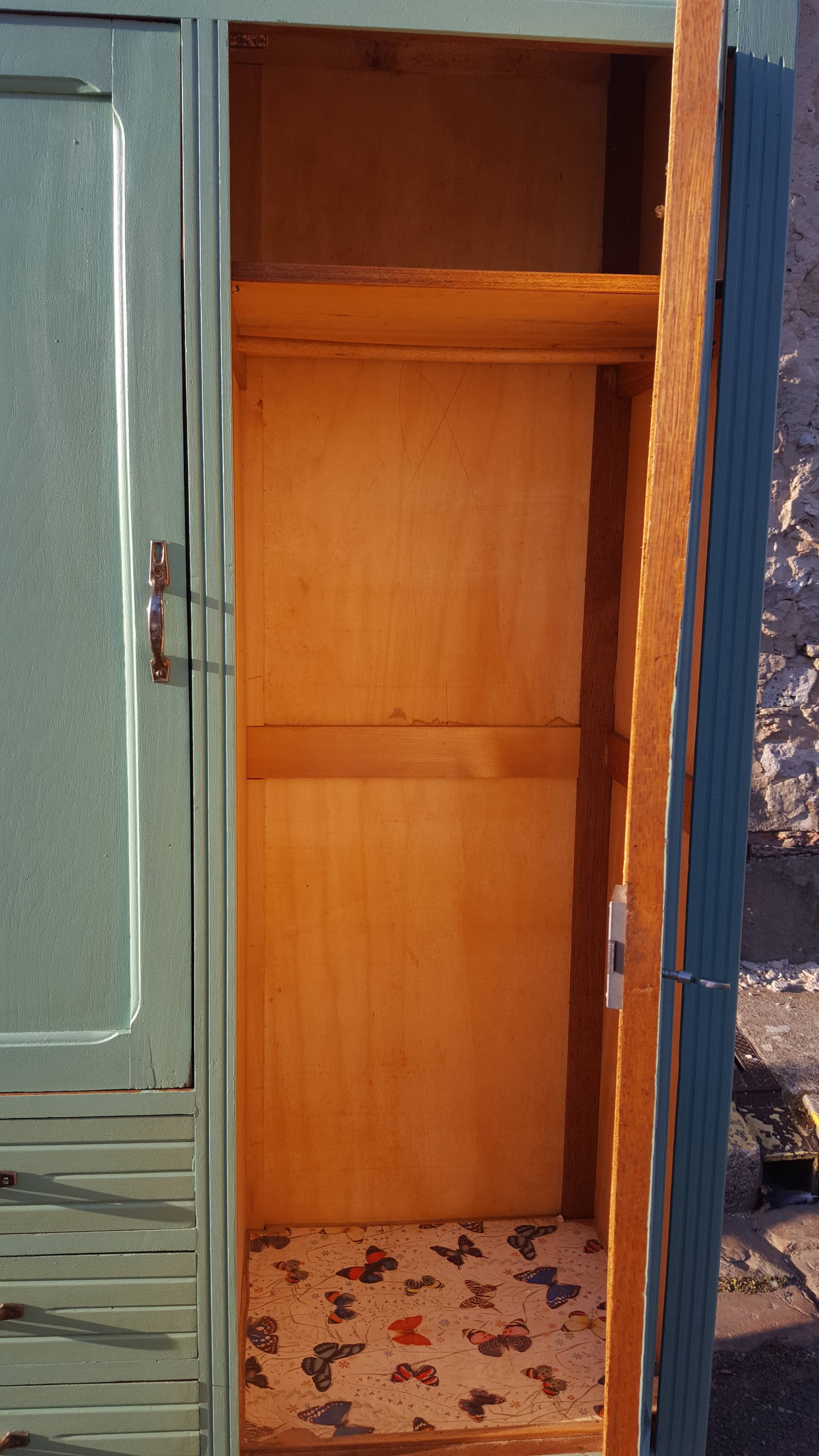 Vintage parisian wooden slip-up