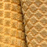 Fauteuil crapaud vintage jaune moutarde velours floqué