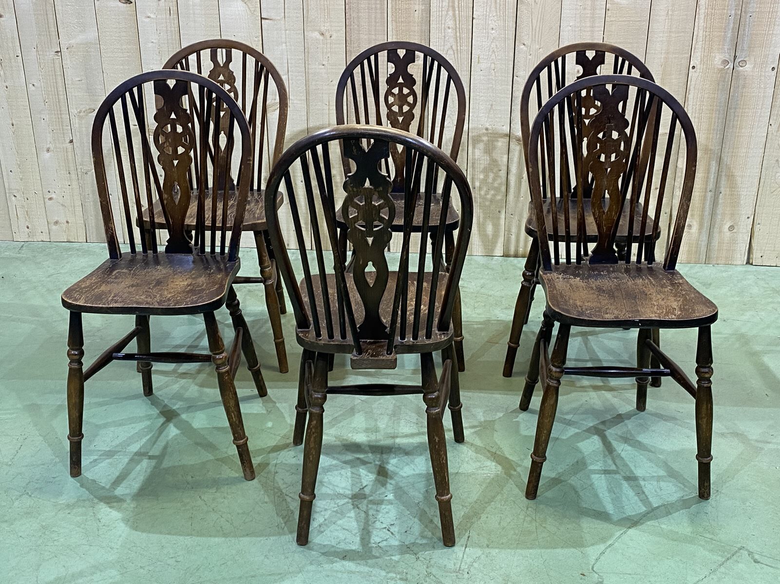 Série de 6 chaises bistrot anglaises en orme années 70