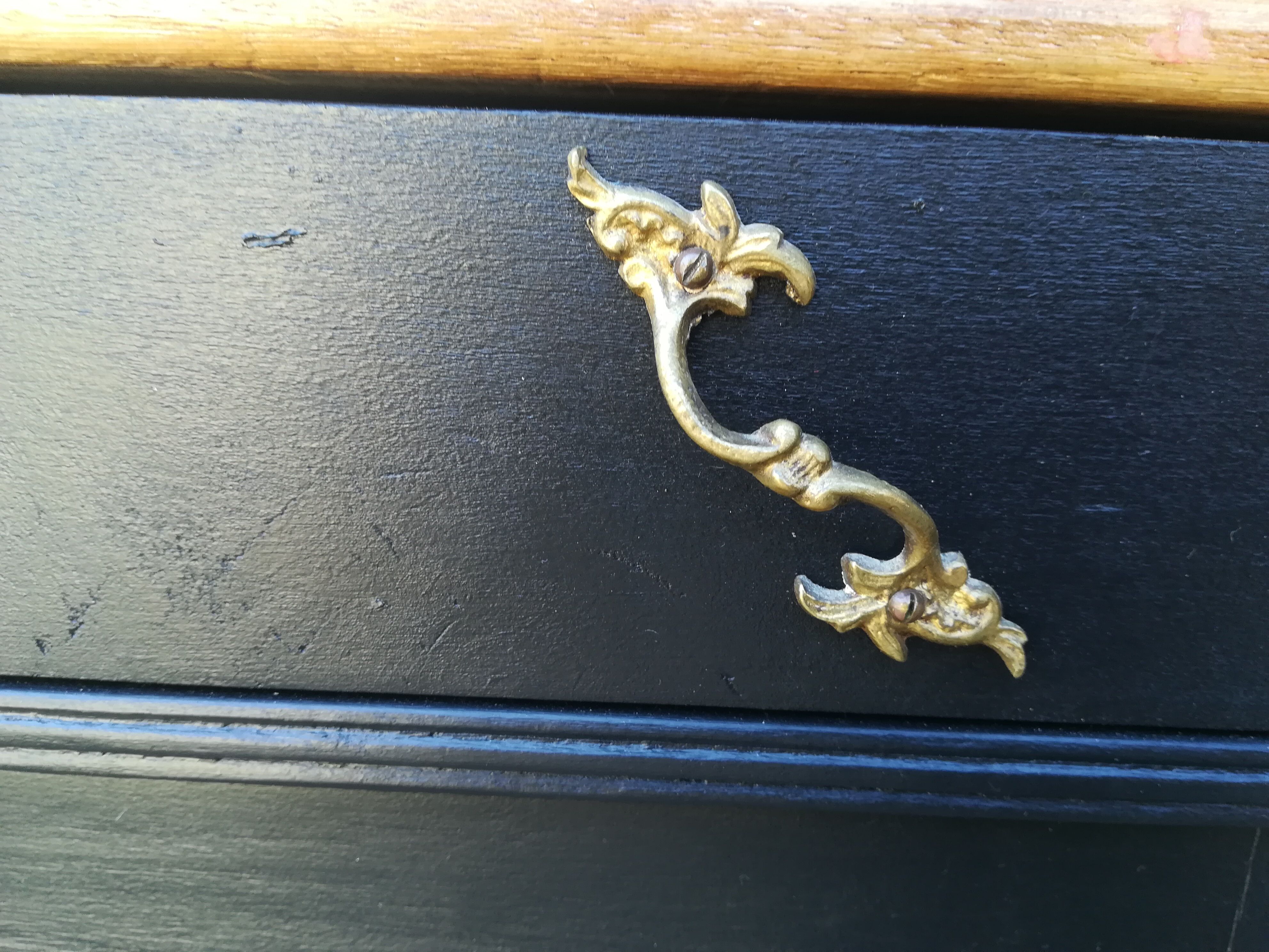 Napoleon III showcase shelf