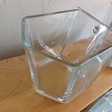 Wall stretch with glass epic drawers