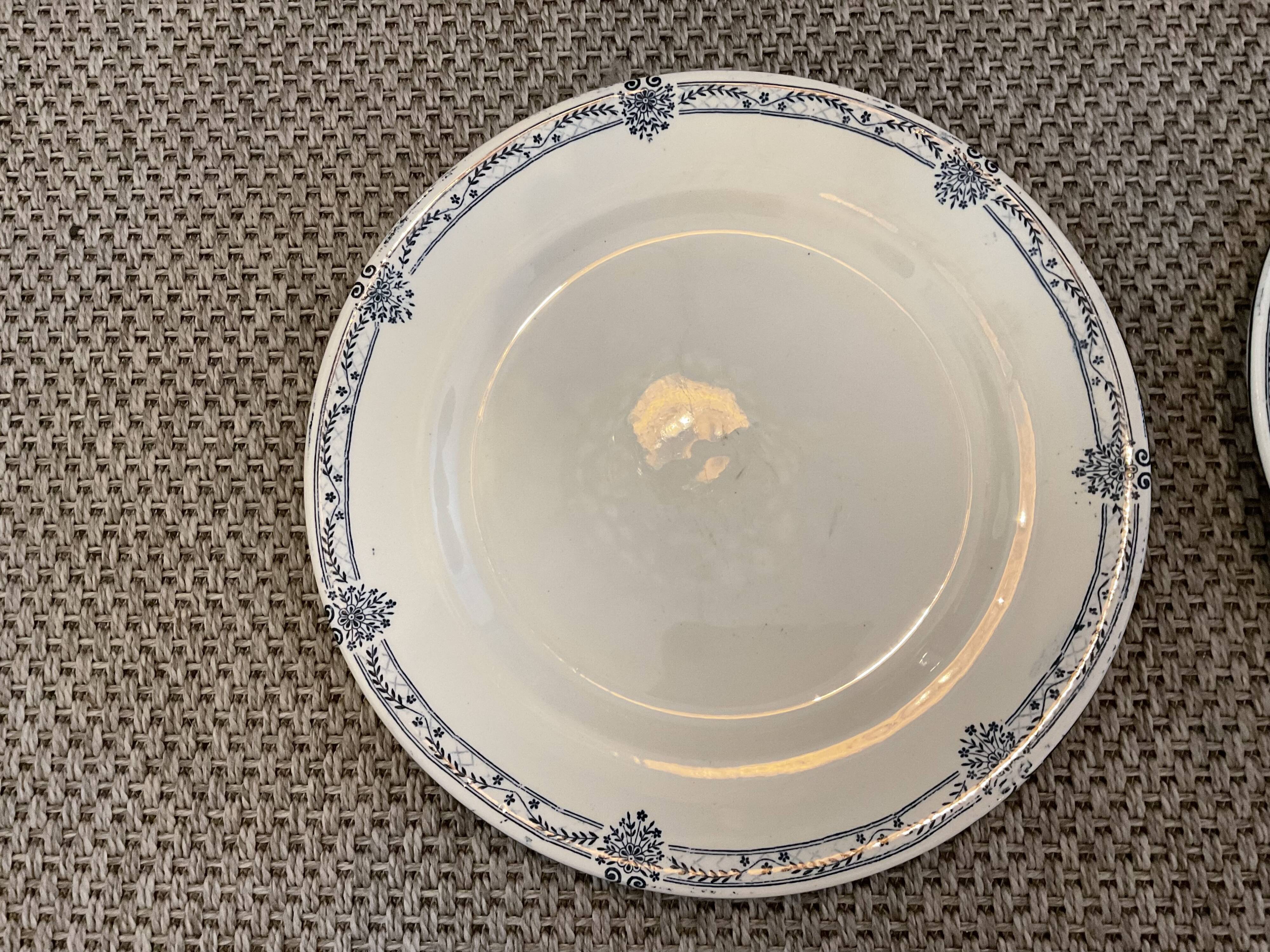 2 round dishes iron earth .salins