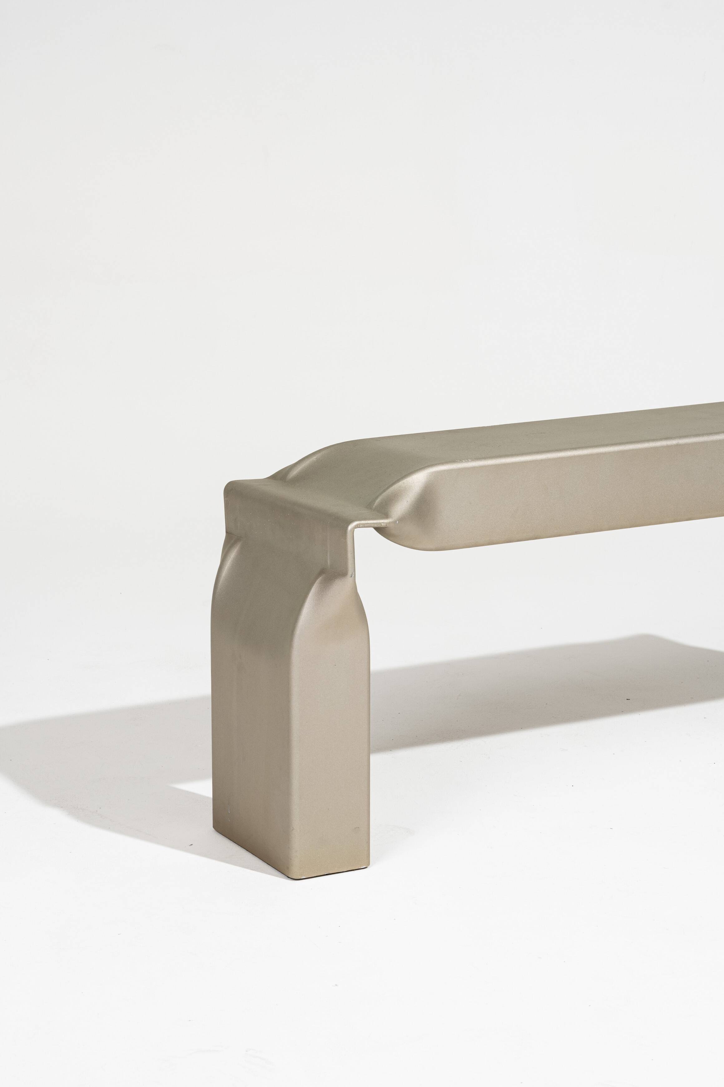 "Tube stool" bench in galvanized steel