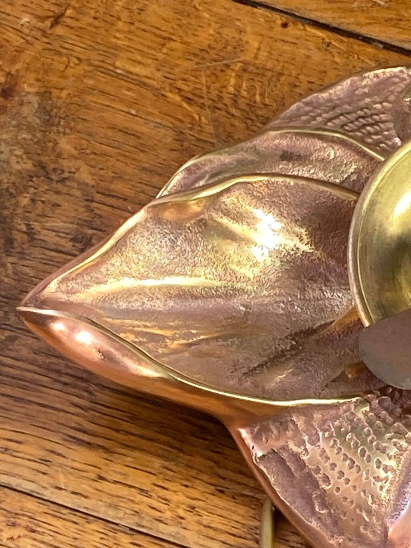Table lamp, rose gold foliage