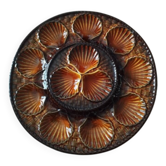 large earthenware dish for oysters or scallops