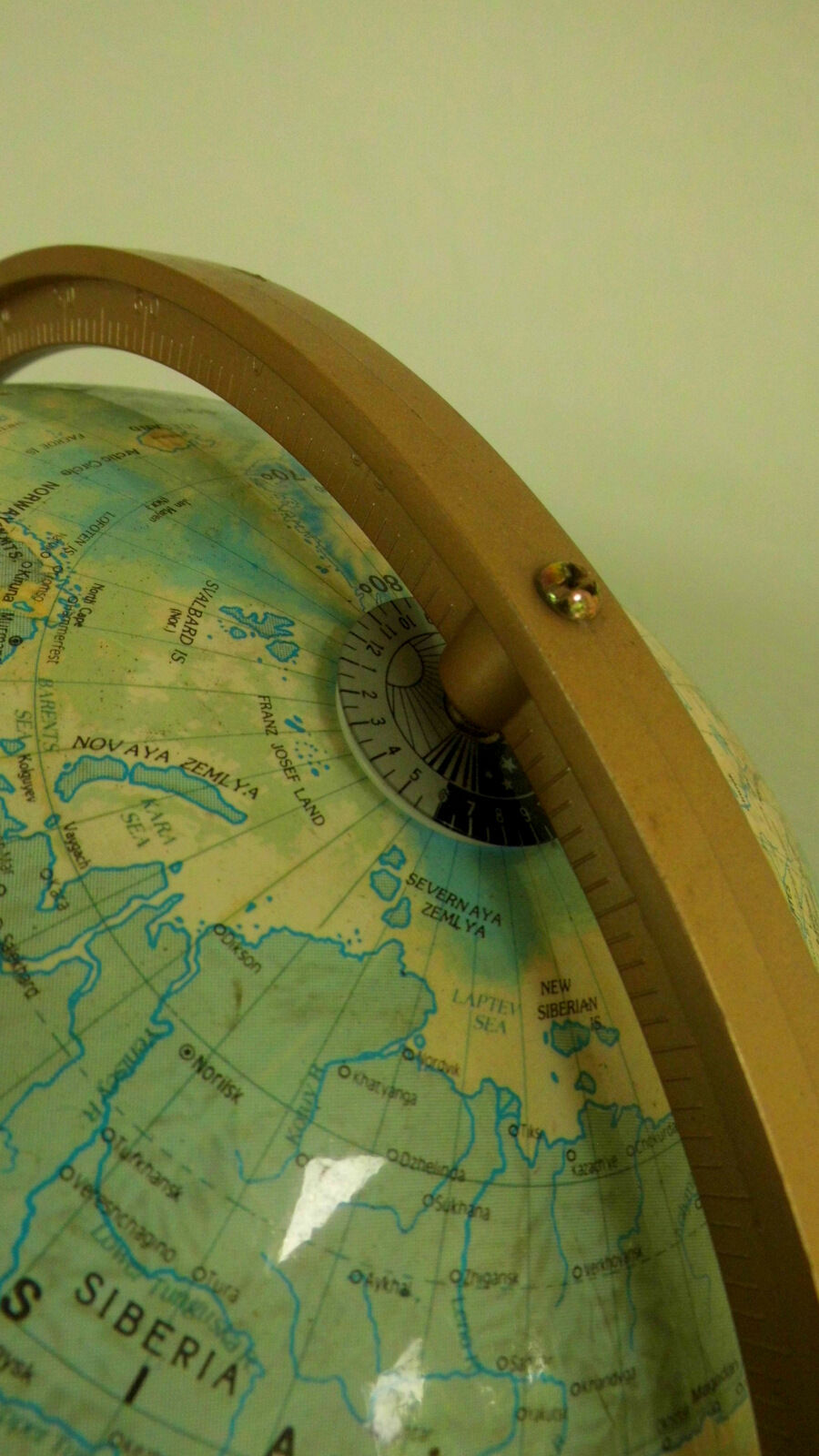Terrestrial globe