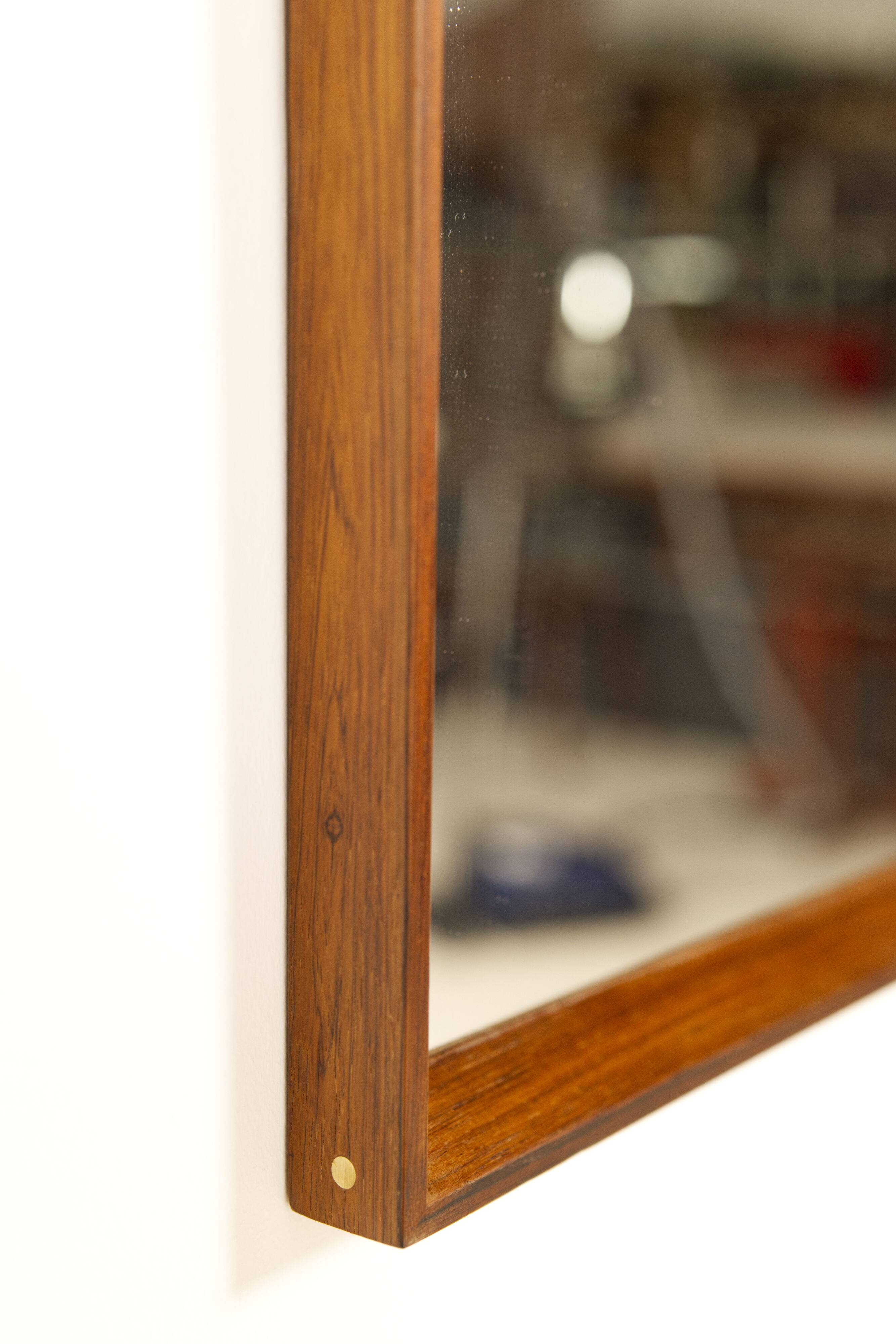 Miroir en palissandre avec épingles en laiton, AM Spejle Danemark, années 1960