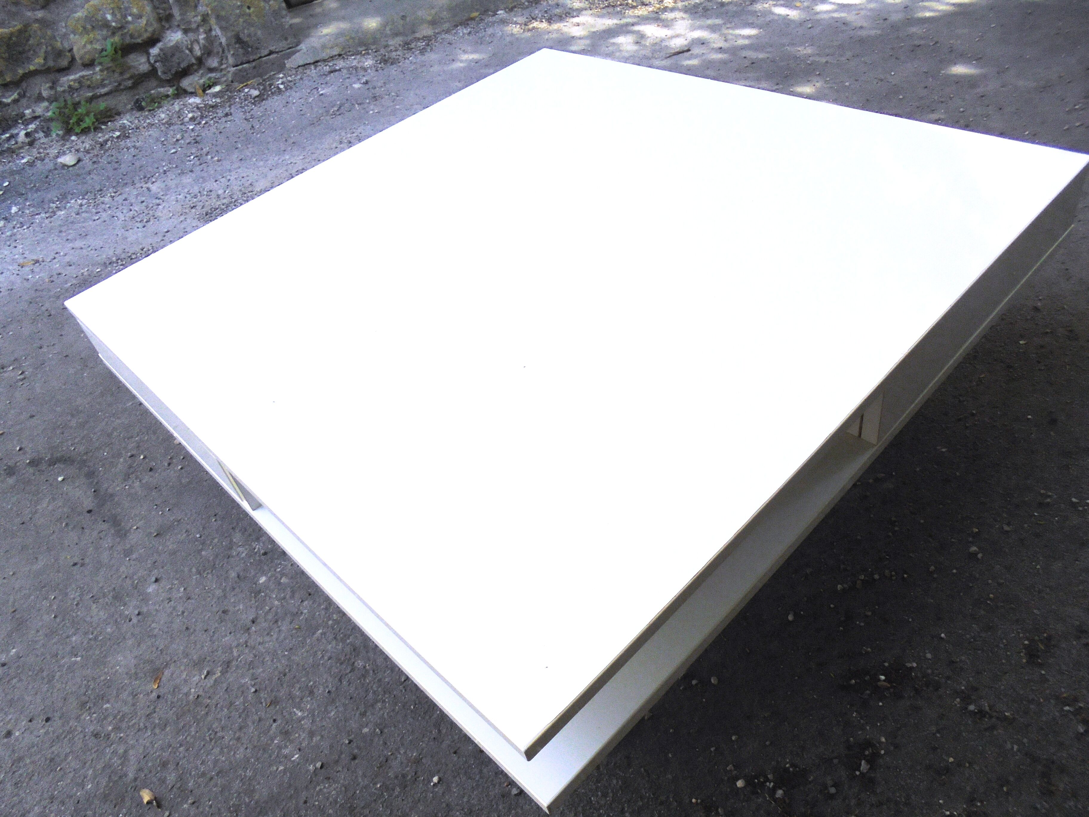 Drawer coffee table