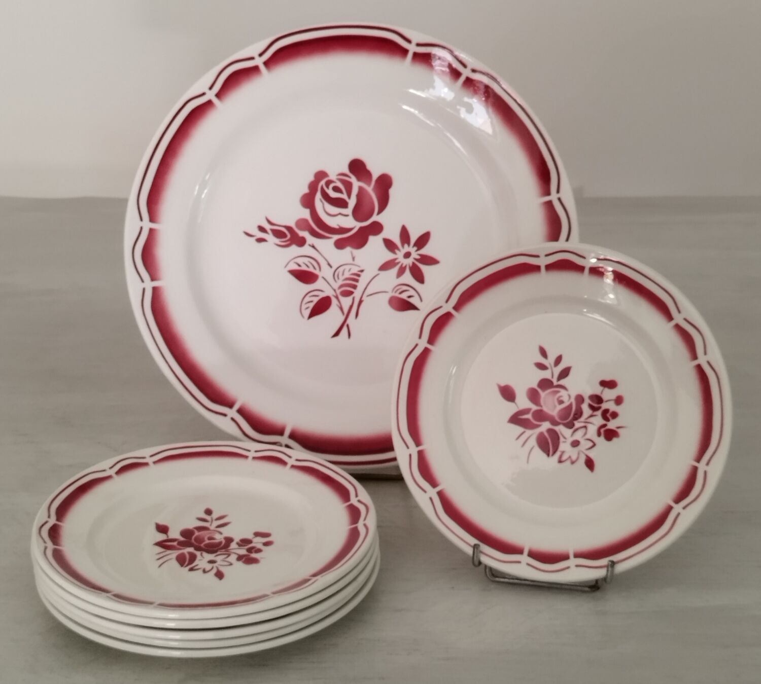 Service cake pie flat plates porcelain opaque badonviller rose bordeaux vintage