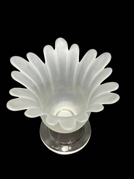 Glass flower vase
