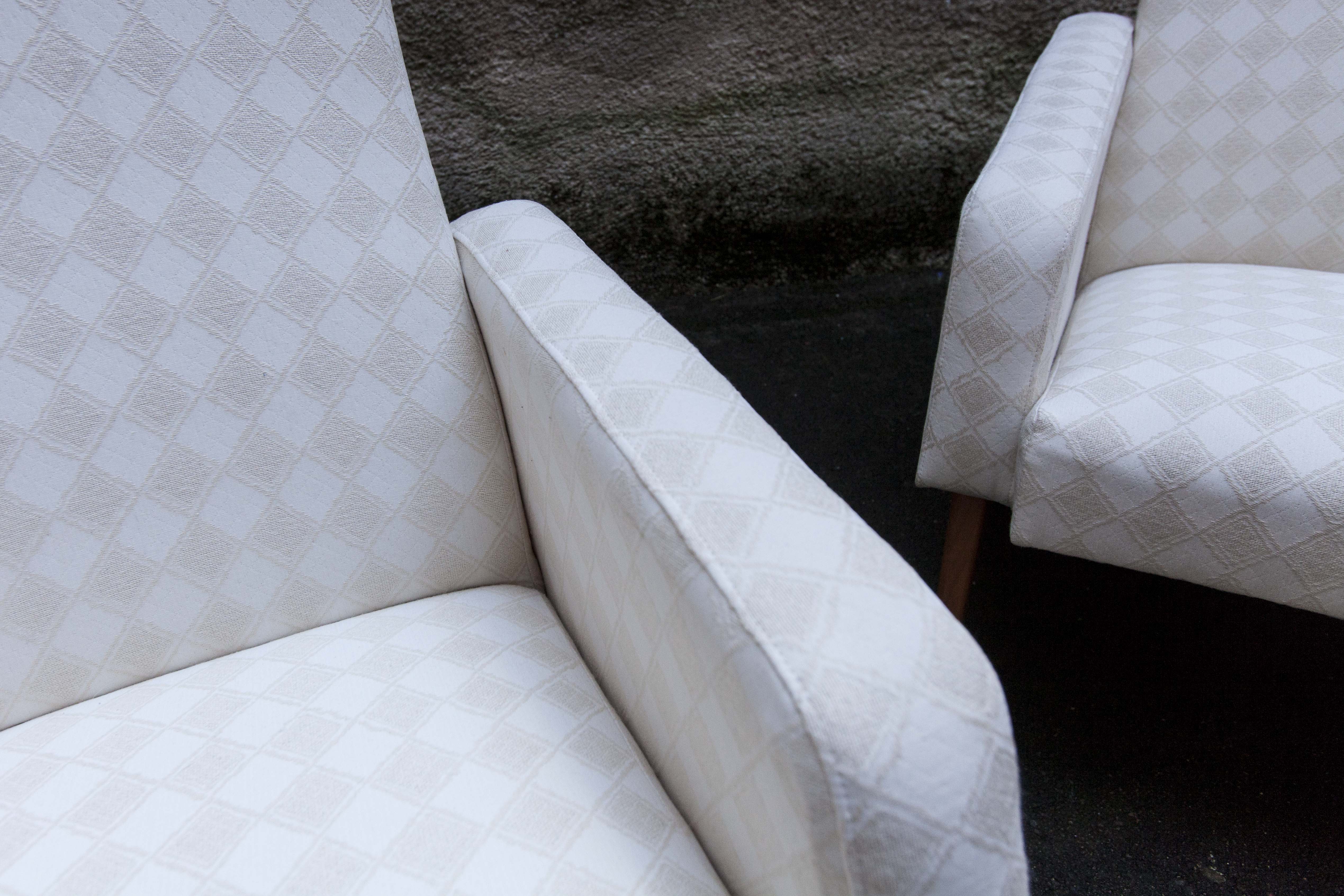 Pair of chairs 60s feet restored compass