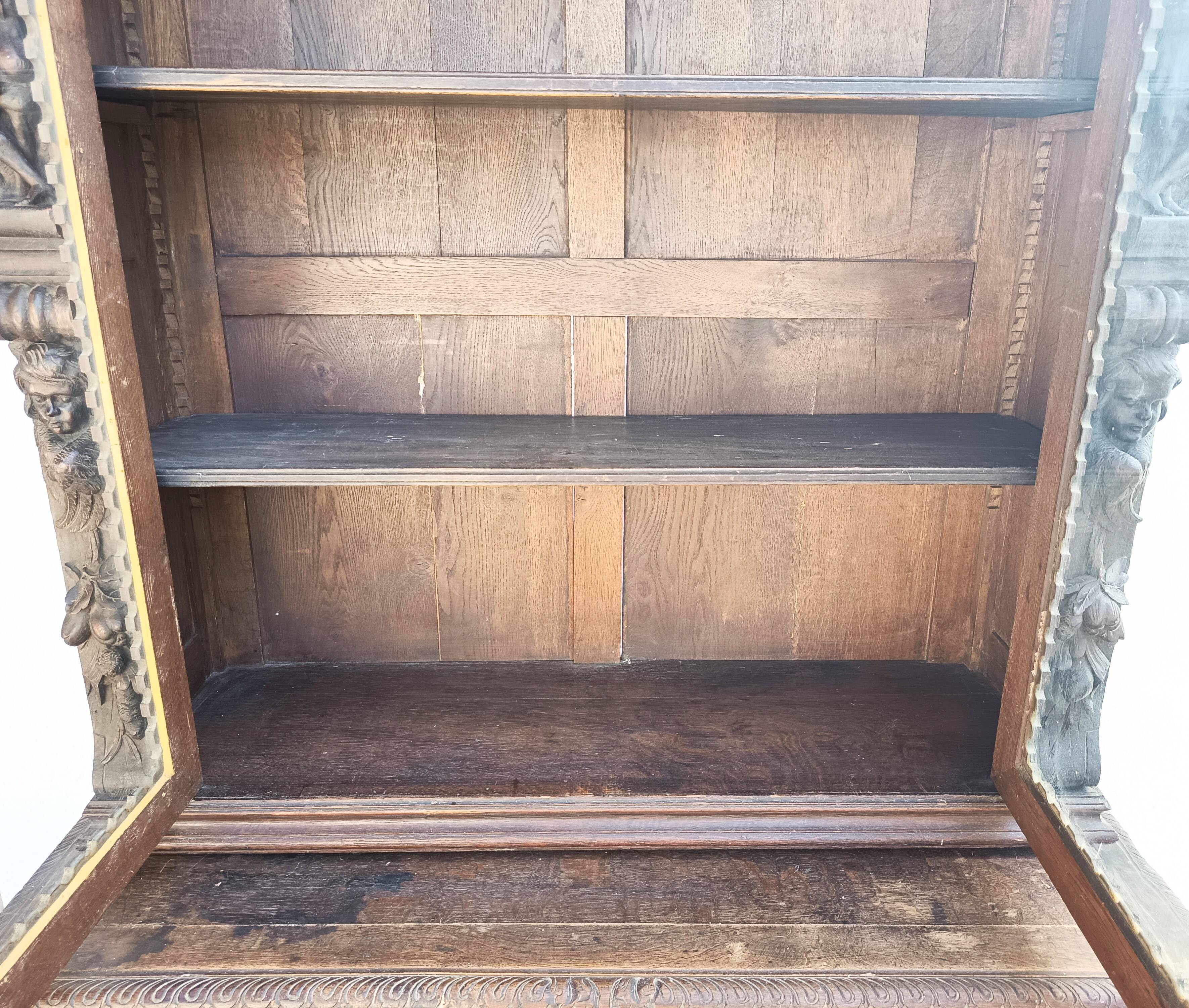 Renaissance oak library buffet from the 19th century.
