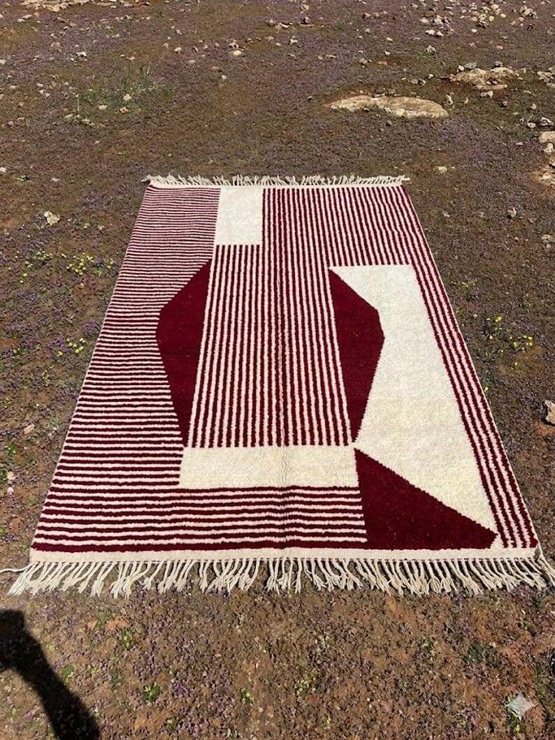 Handmade traditional Moroccan Berber rug size 2/3 m
