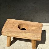 Side table in blond teak openwork tray