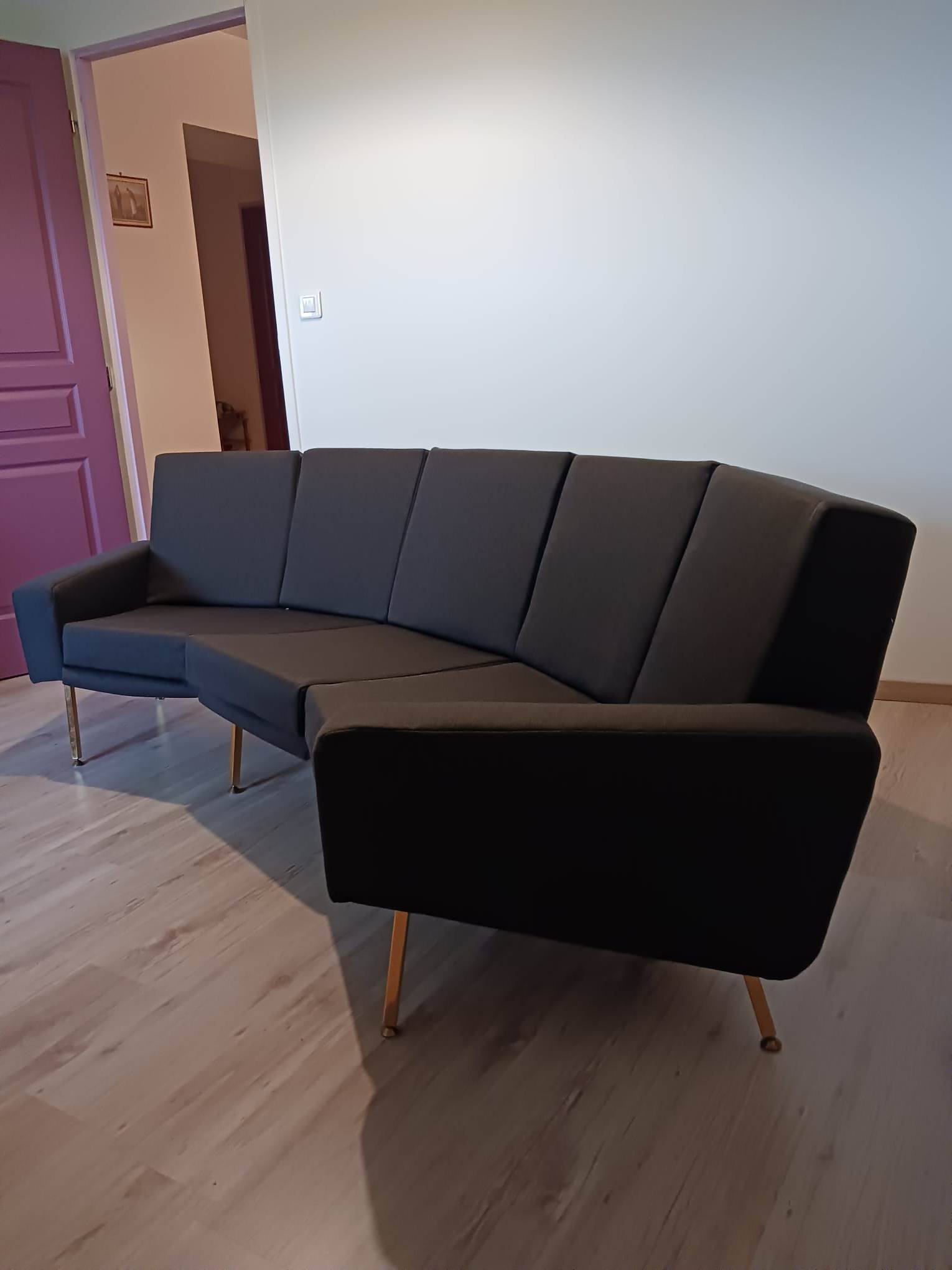 Panoramic model sofa produced by Airborne 1954 by Pierre Guariche