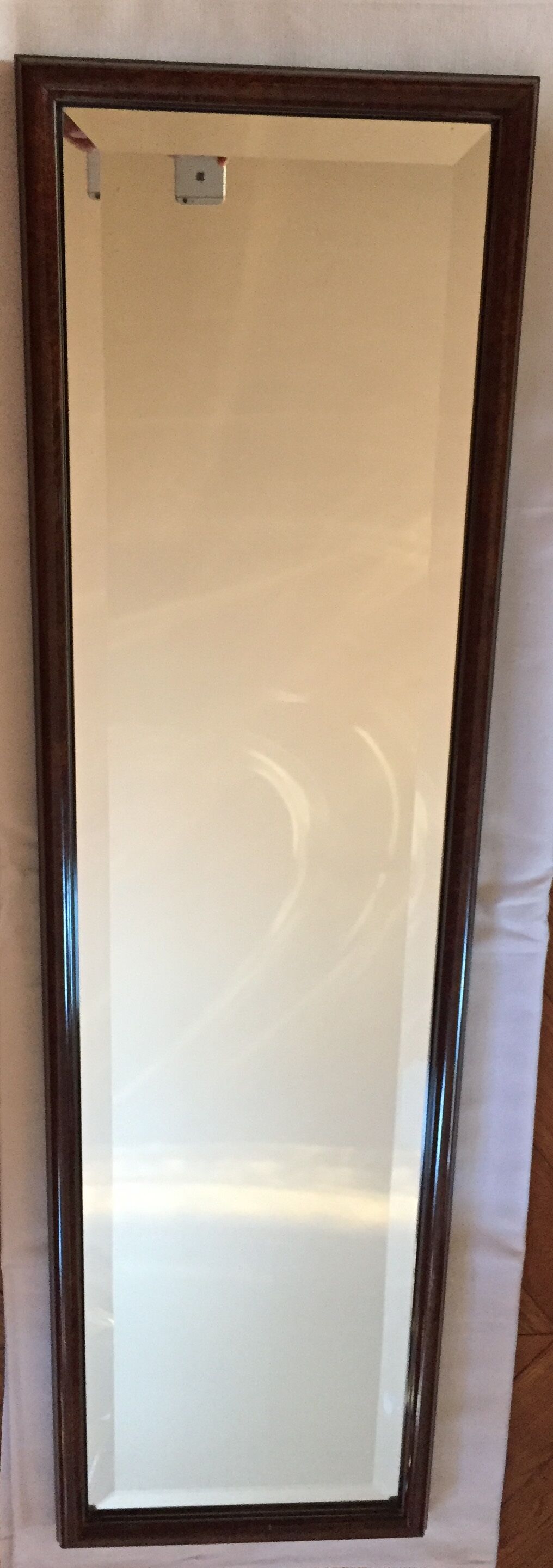 Vertical mirror in walnut 35x125cm