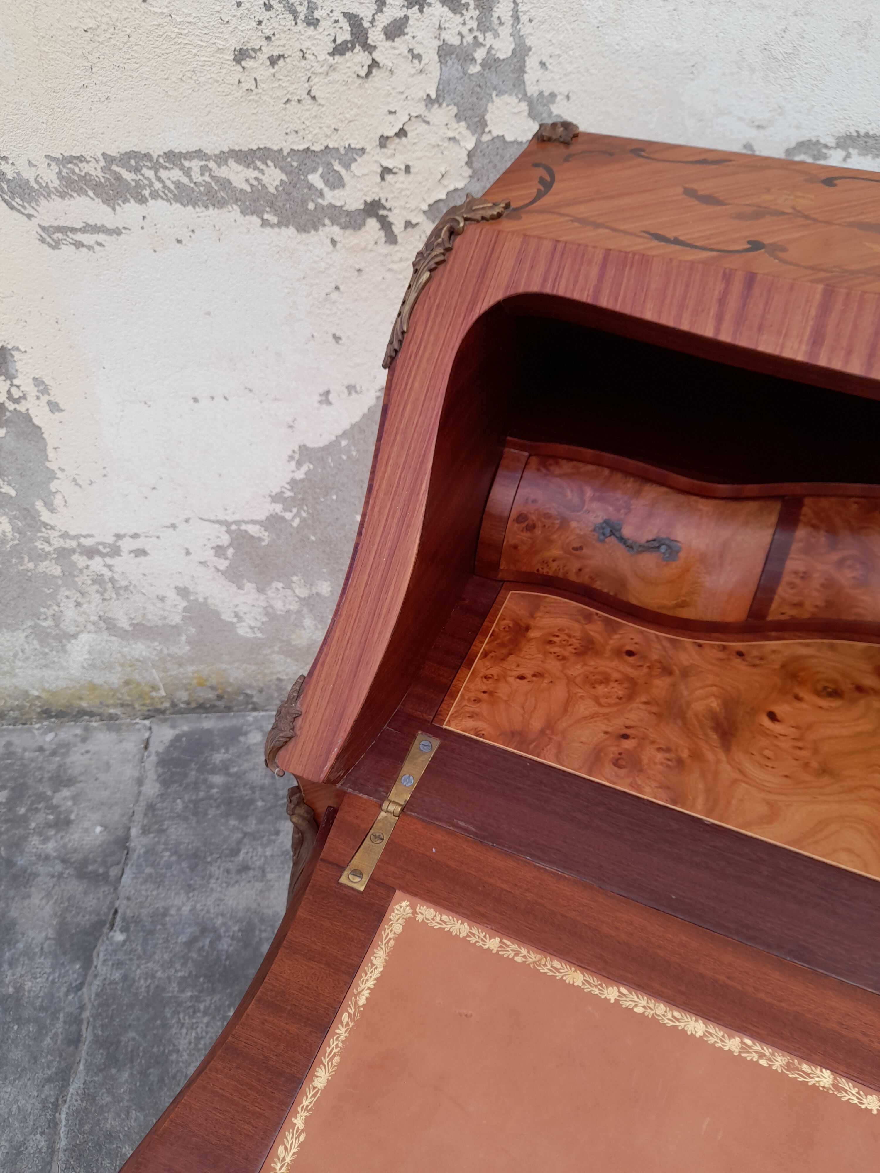 Writing desk back to donkey style Louis XV in rosewood
