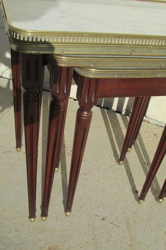 3 tables gigognes Louis XVI