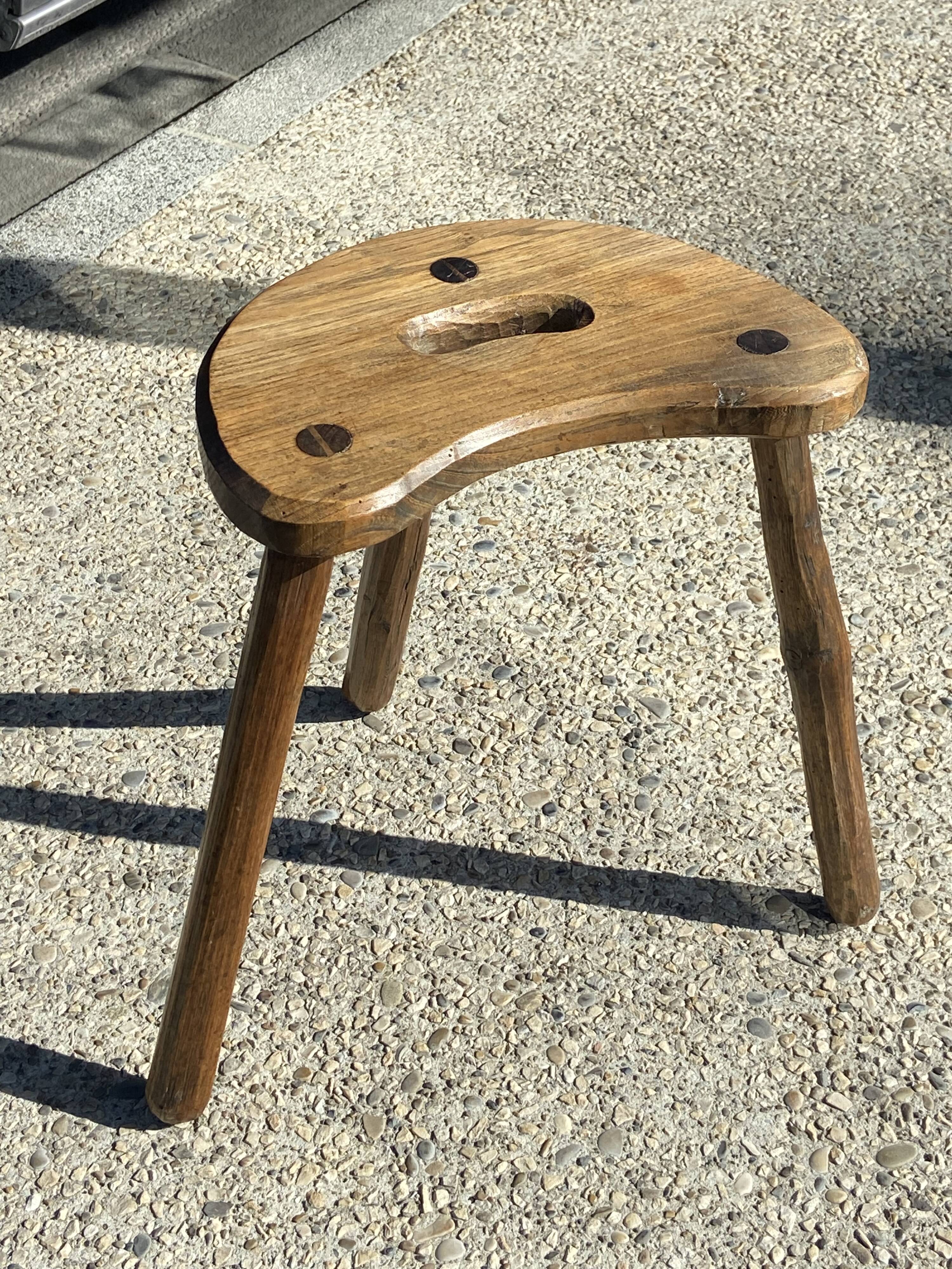 Farm tripod bottom stool
