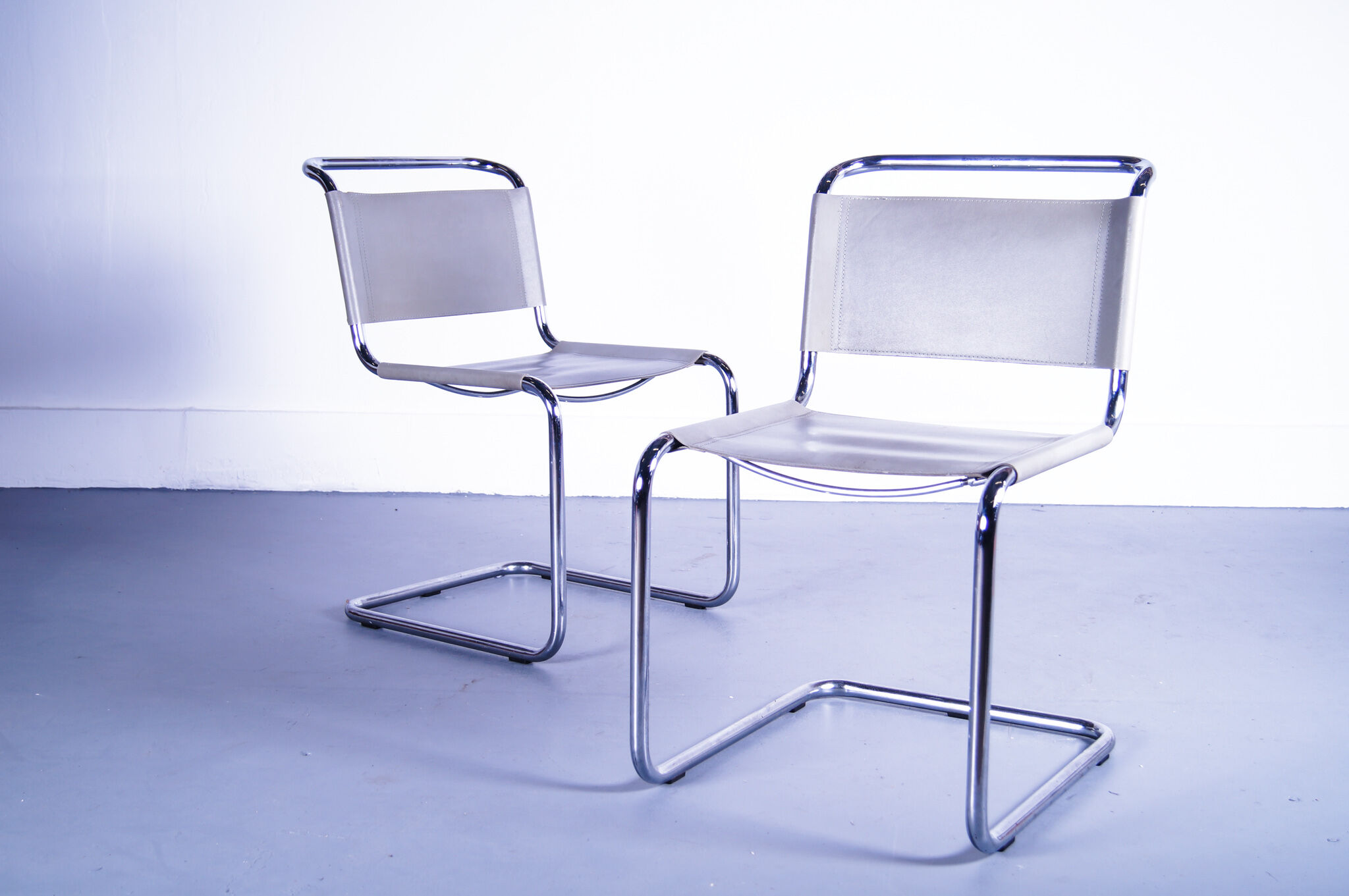 Set of 2  italian grey leather cantilever seats