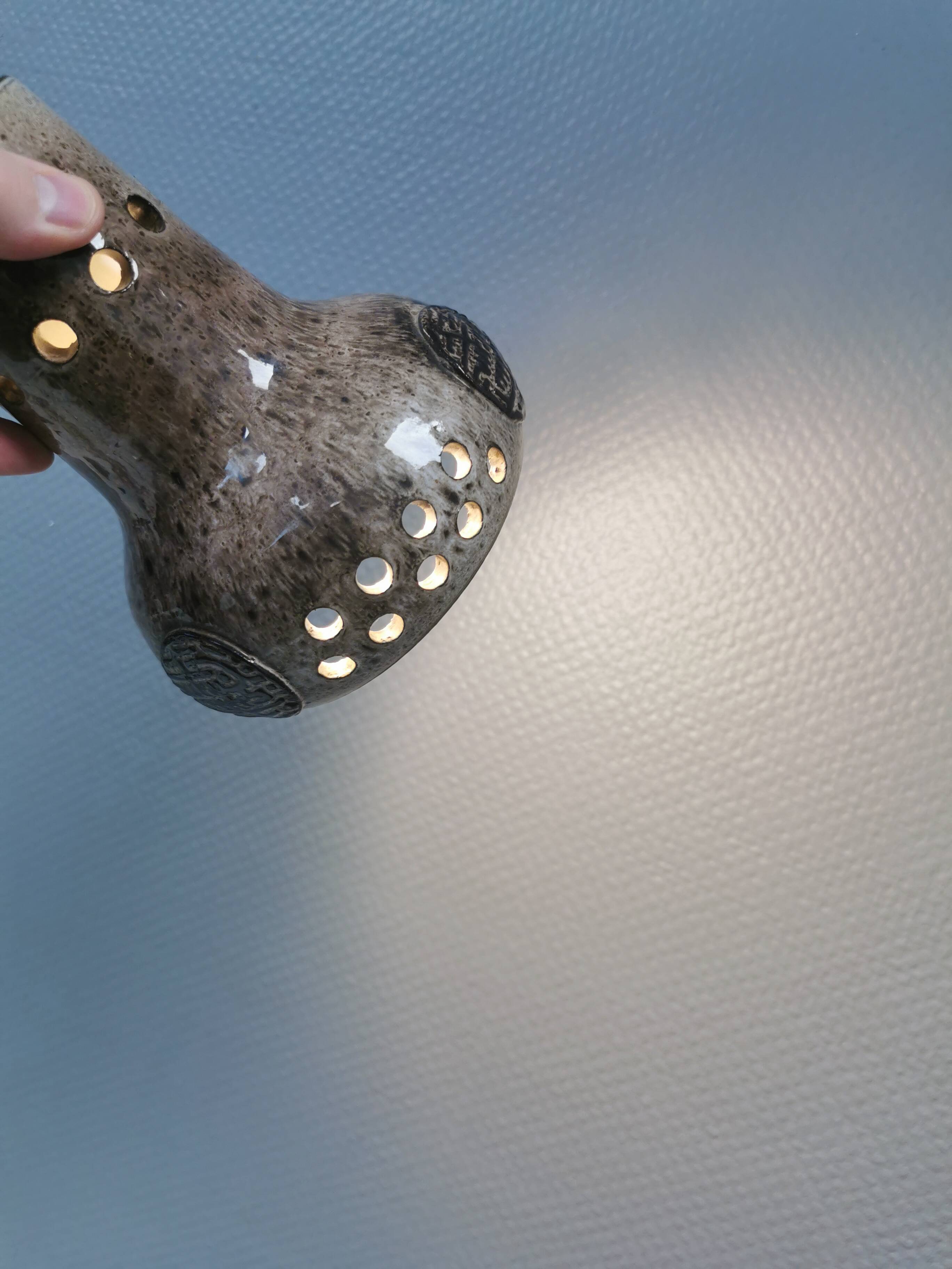 Small ceramic hanging lamp, Danish and from the 1980s.