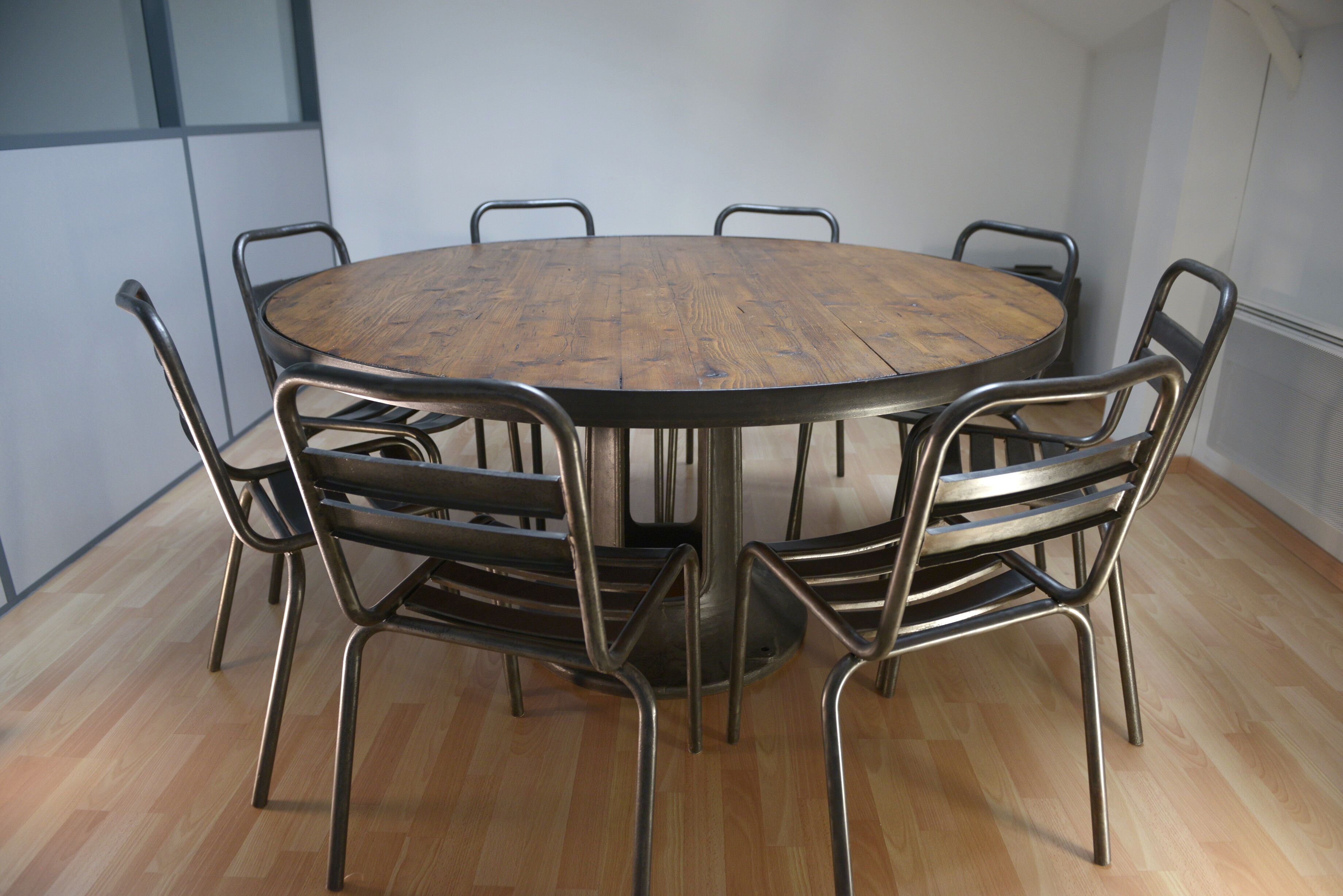 Set of 8 stackable 1950 metal chairs