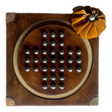 Handcrafted solitaire game