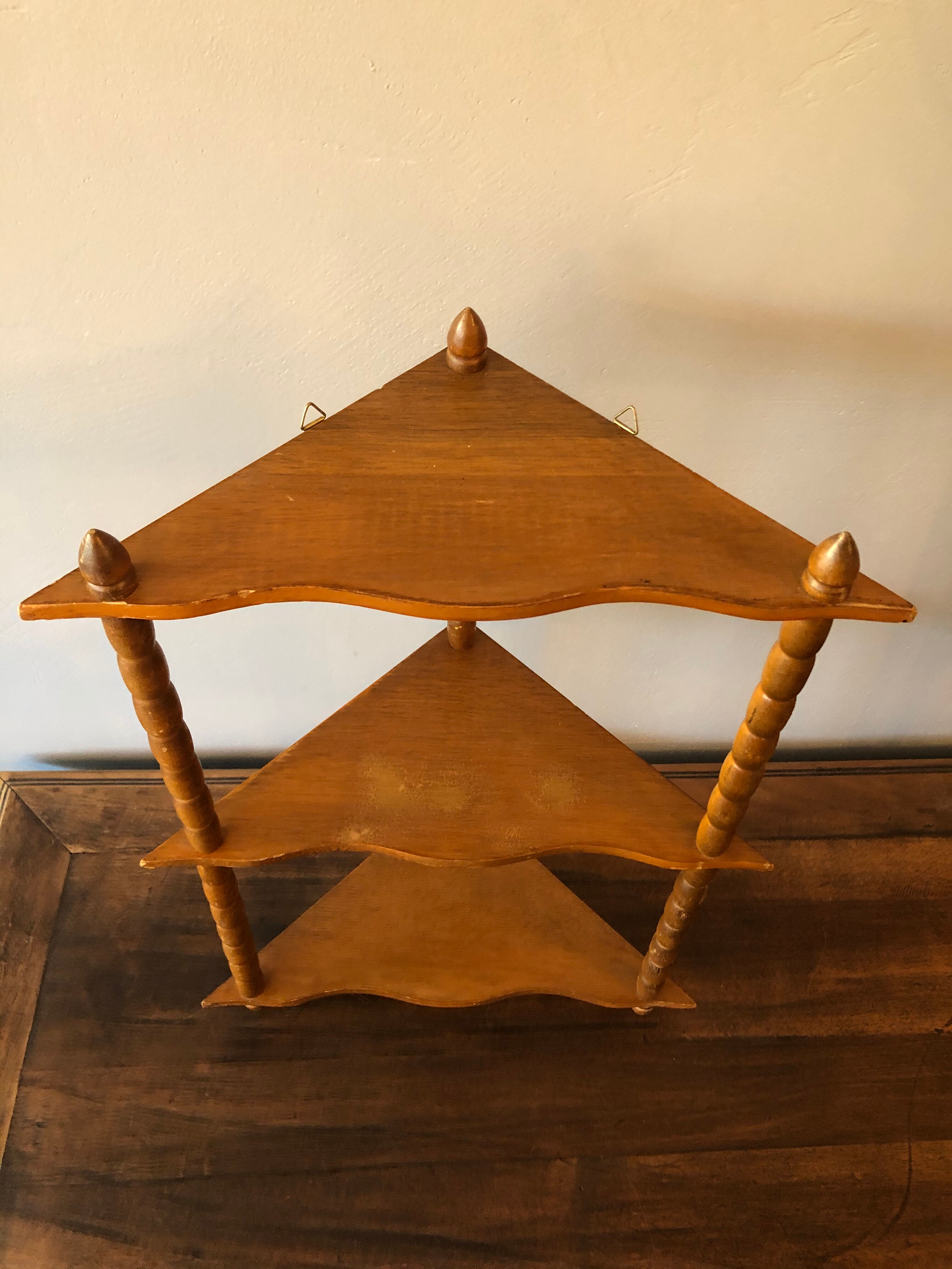 Shelf to be laid or hung